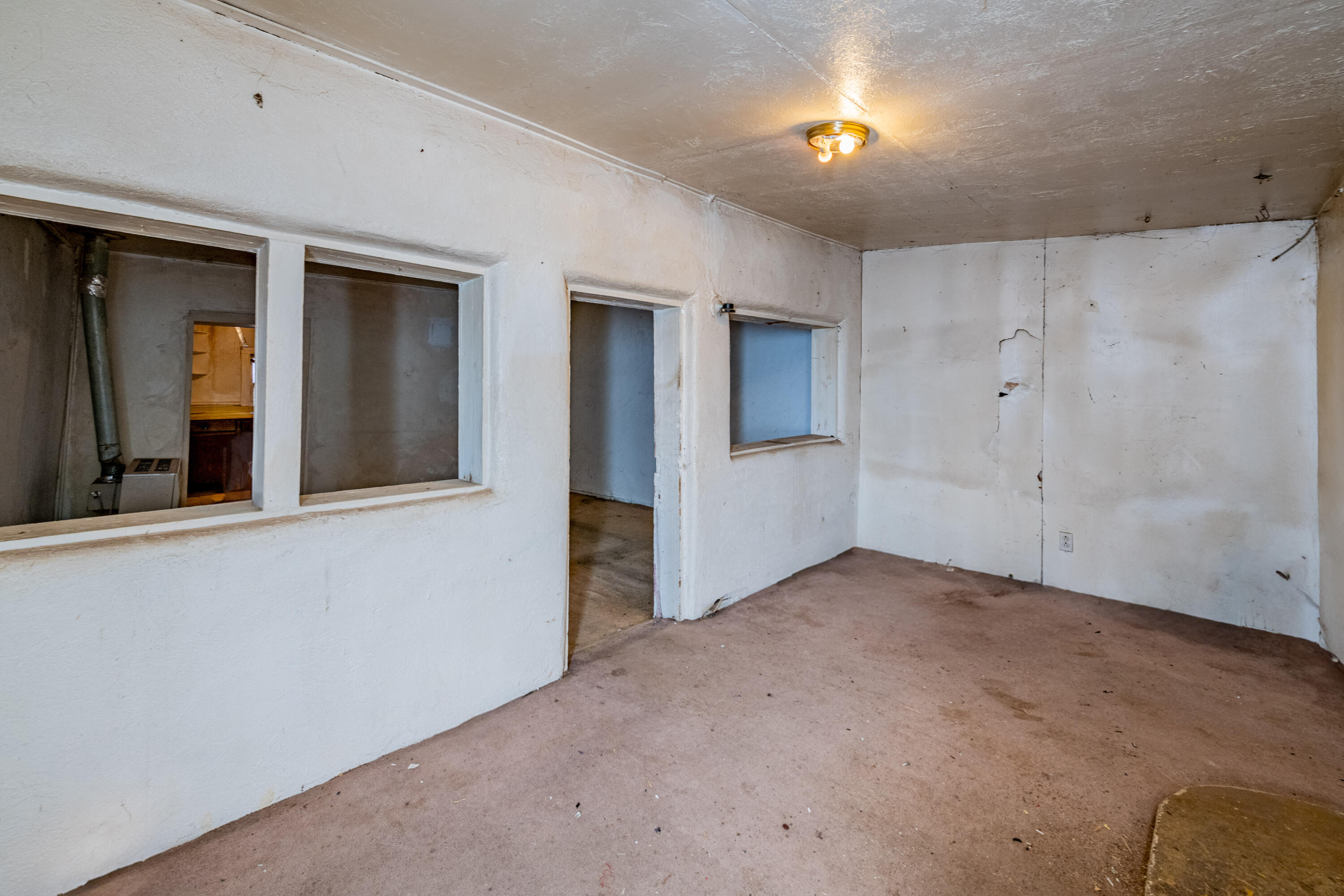 7601, 7605 Edith Boulevard NE