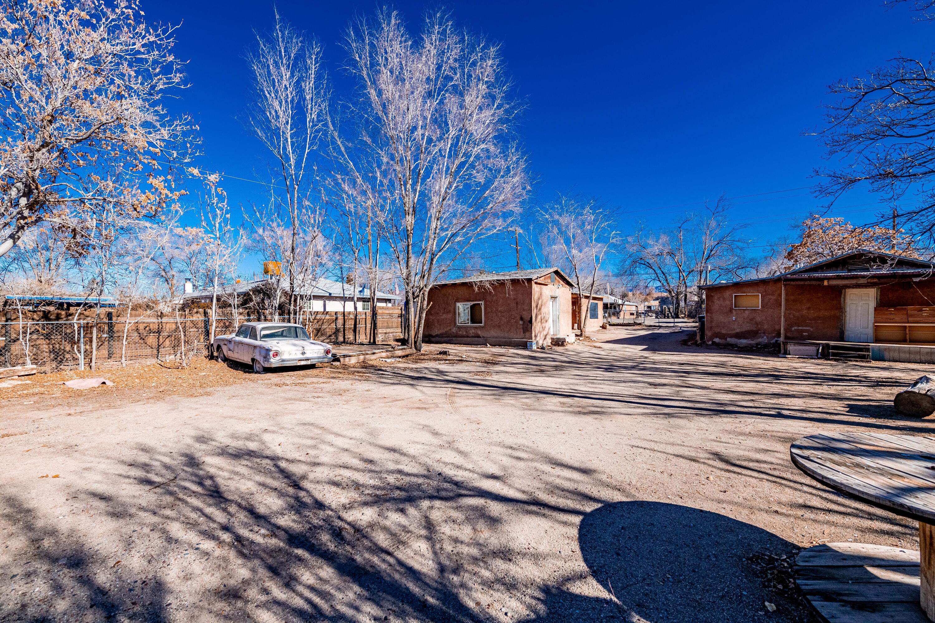 7601, 7605 Edith Boulevard NE