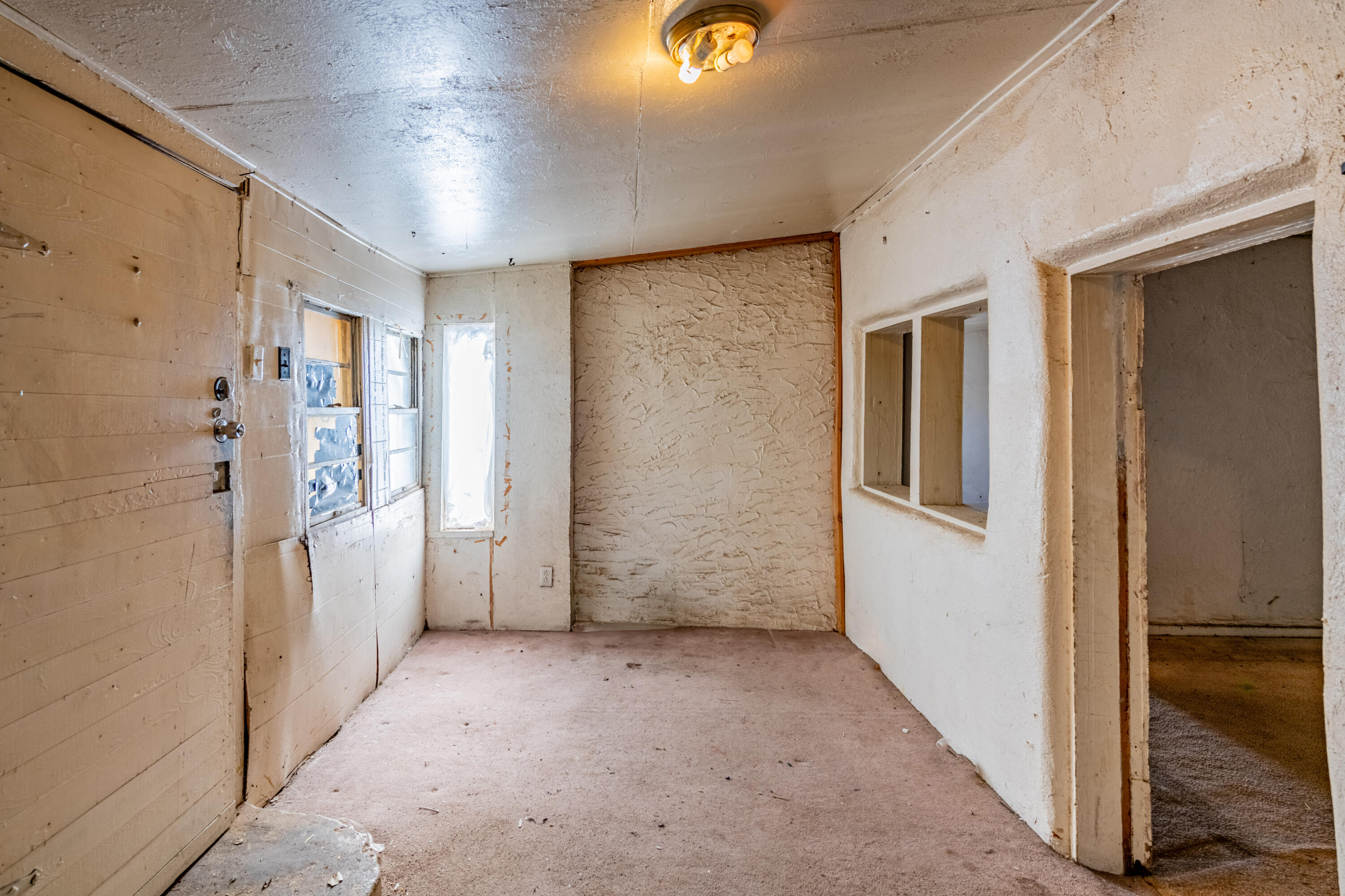 7601, 7605 Edith Boulevard NE