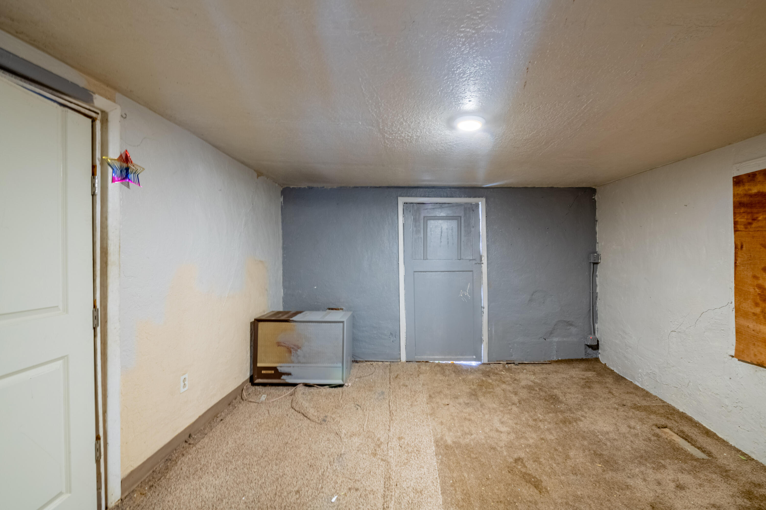 7601, 7605 Edith Boulevard NE
