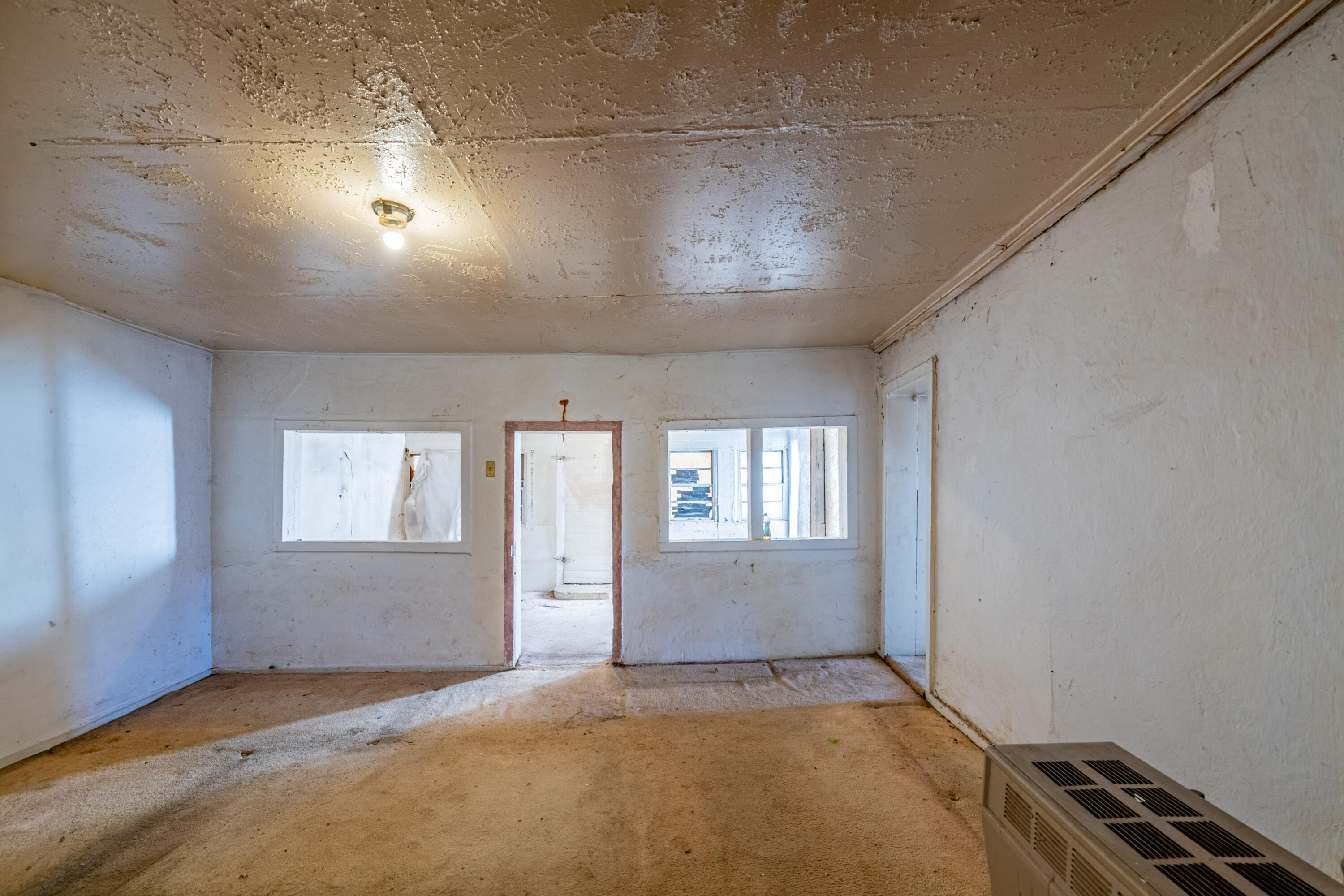7601, 7605 Edith Boulevard NE