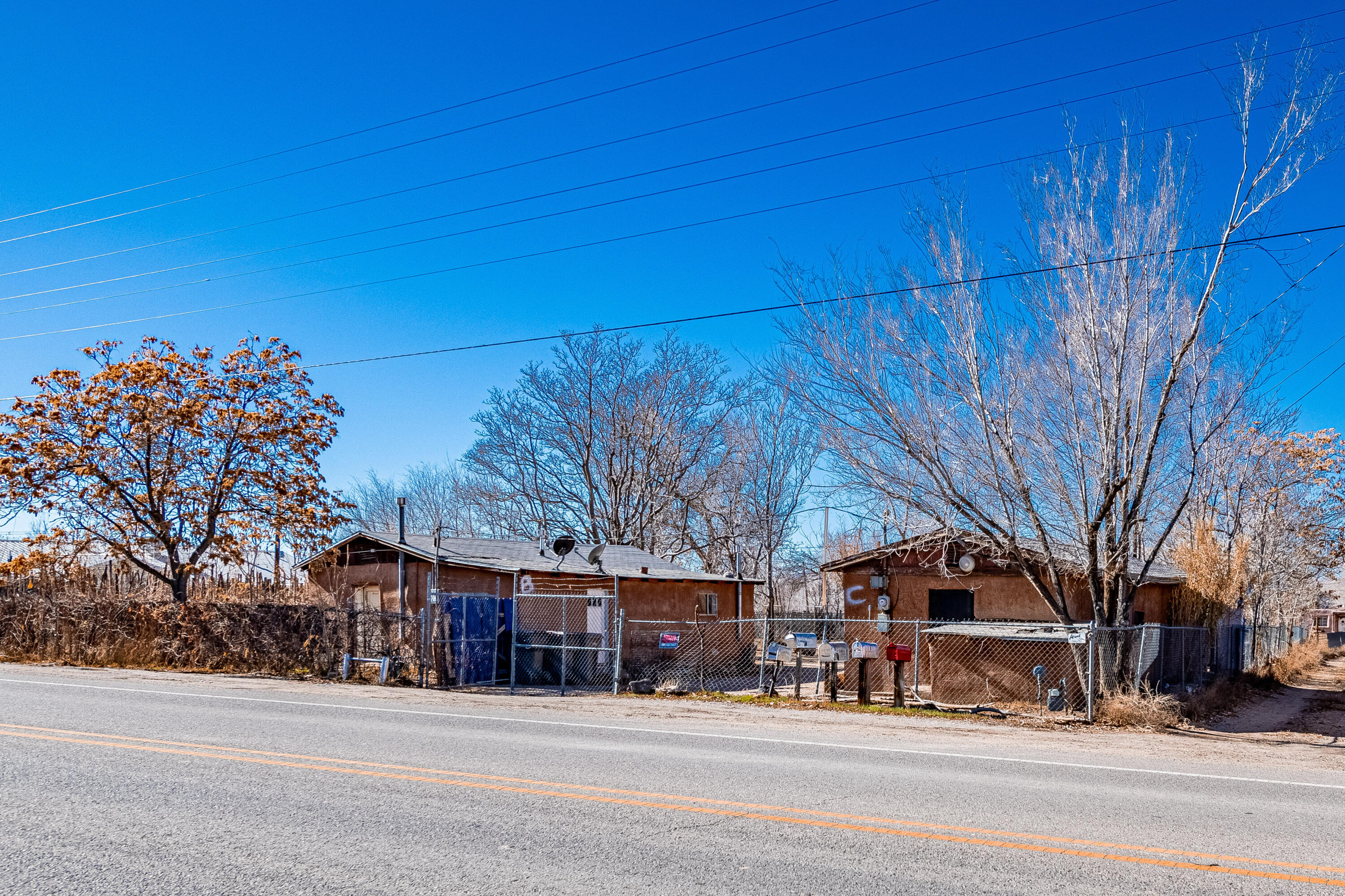 7601, 7605 Edith Boulevard NE