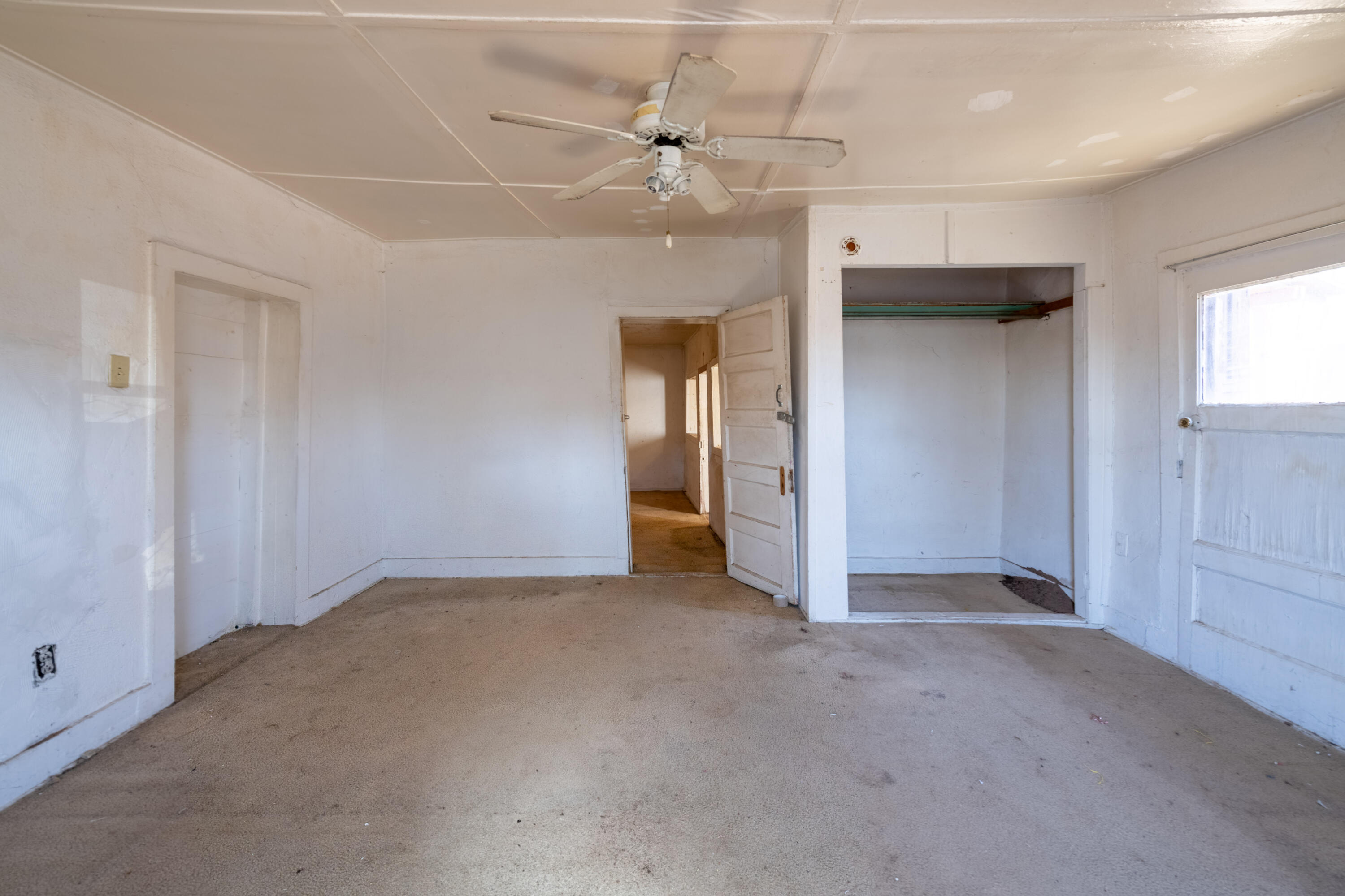 7601, 7605 Edith Boulevard NE