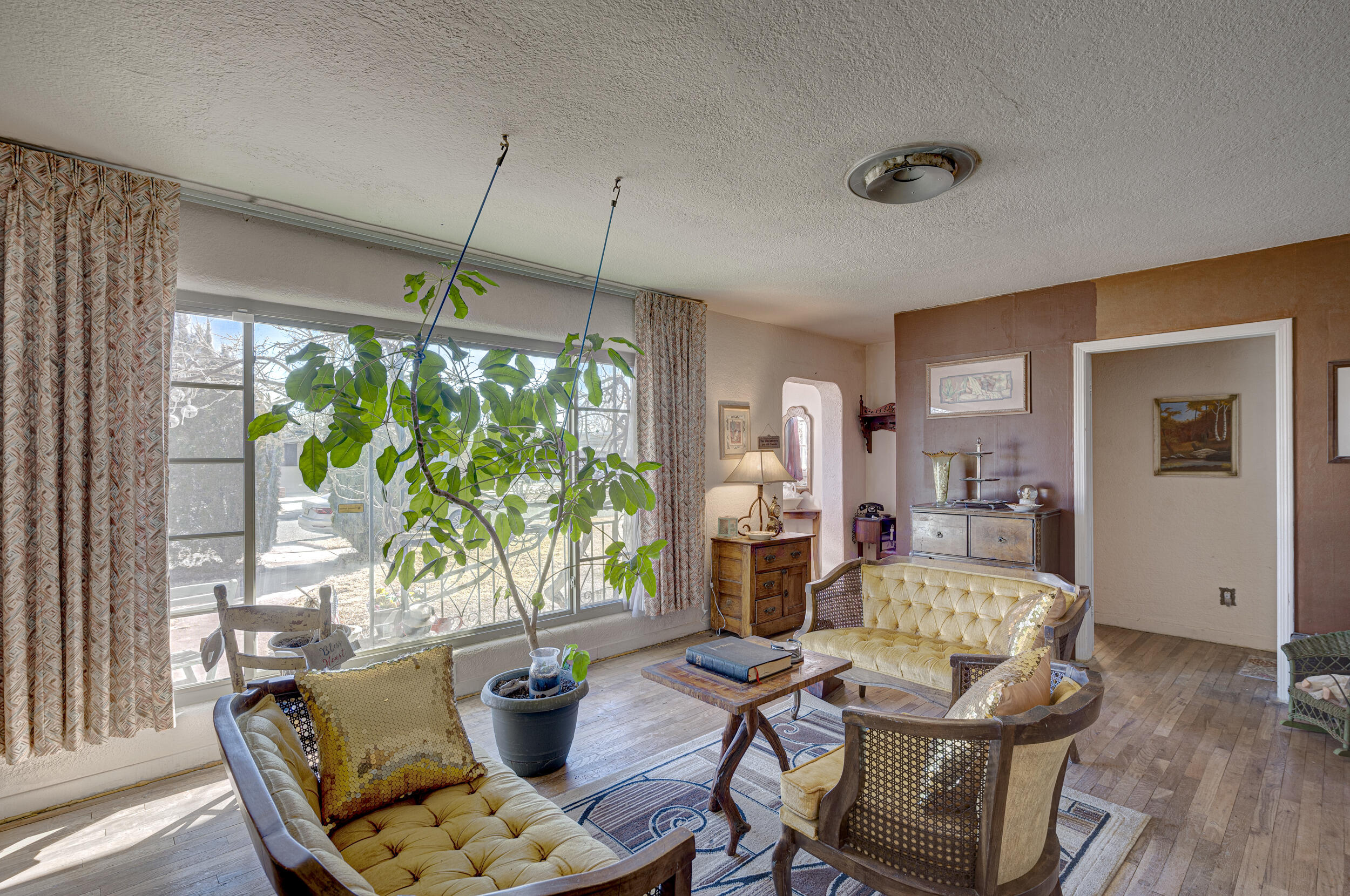 323 N 6th Street