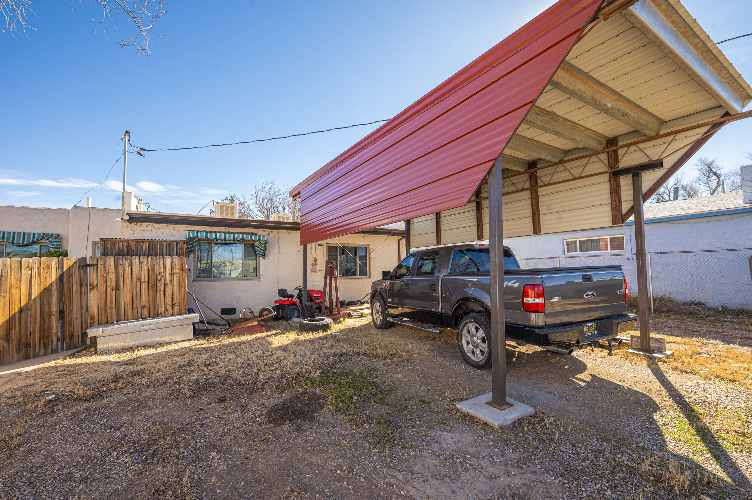 323 N 6th Street