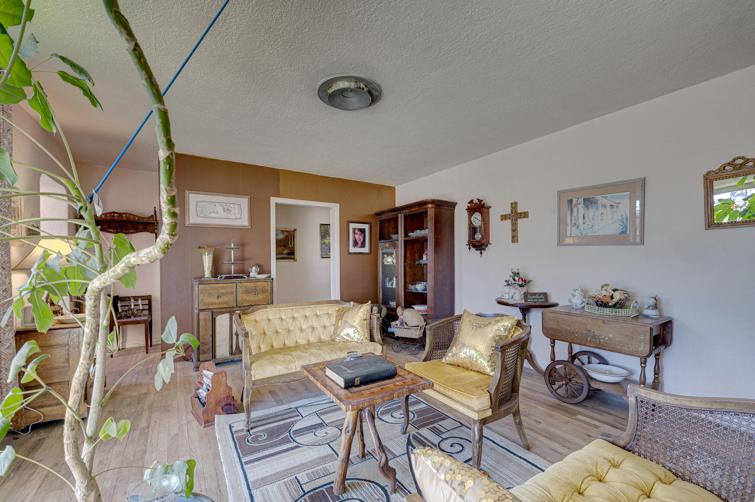 323 N 6th Street