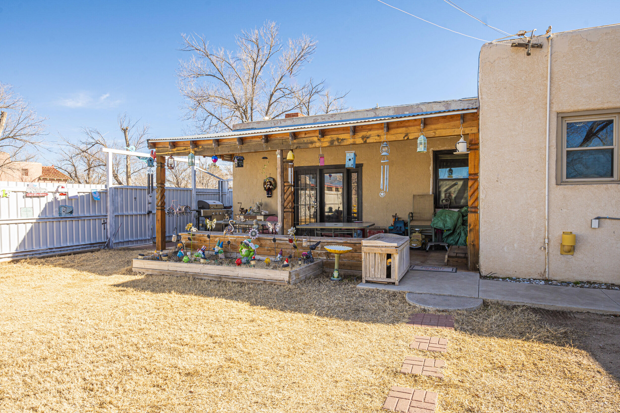 323 N 6th Street