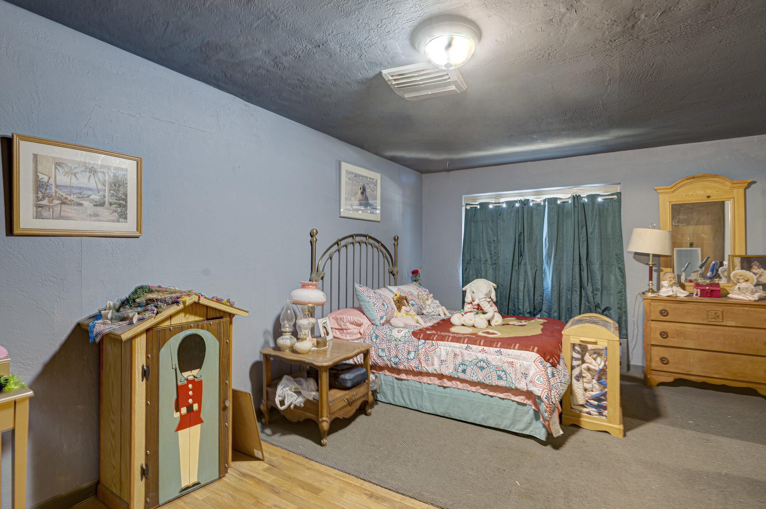 323 N 6th Street