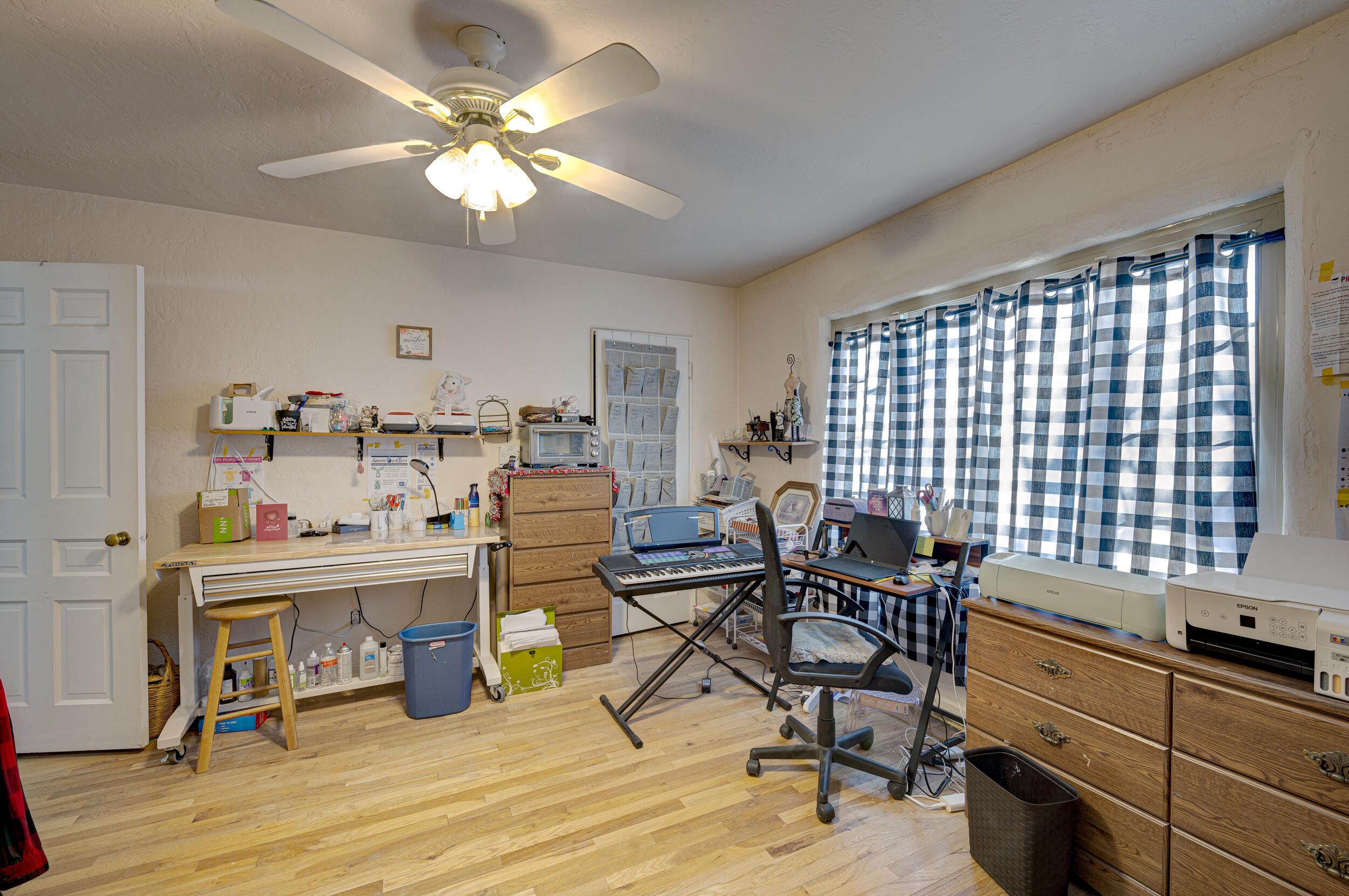 323 N 6th Street