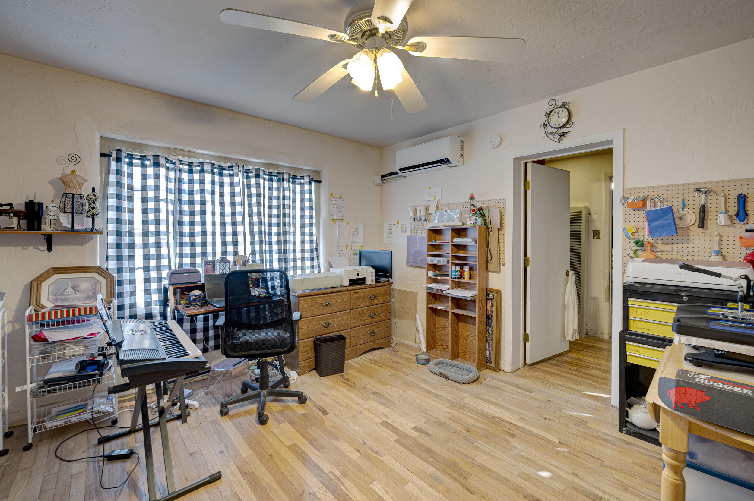 323 N 6th Street