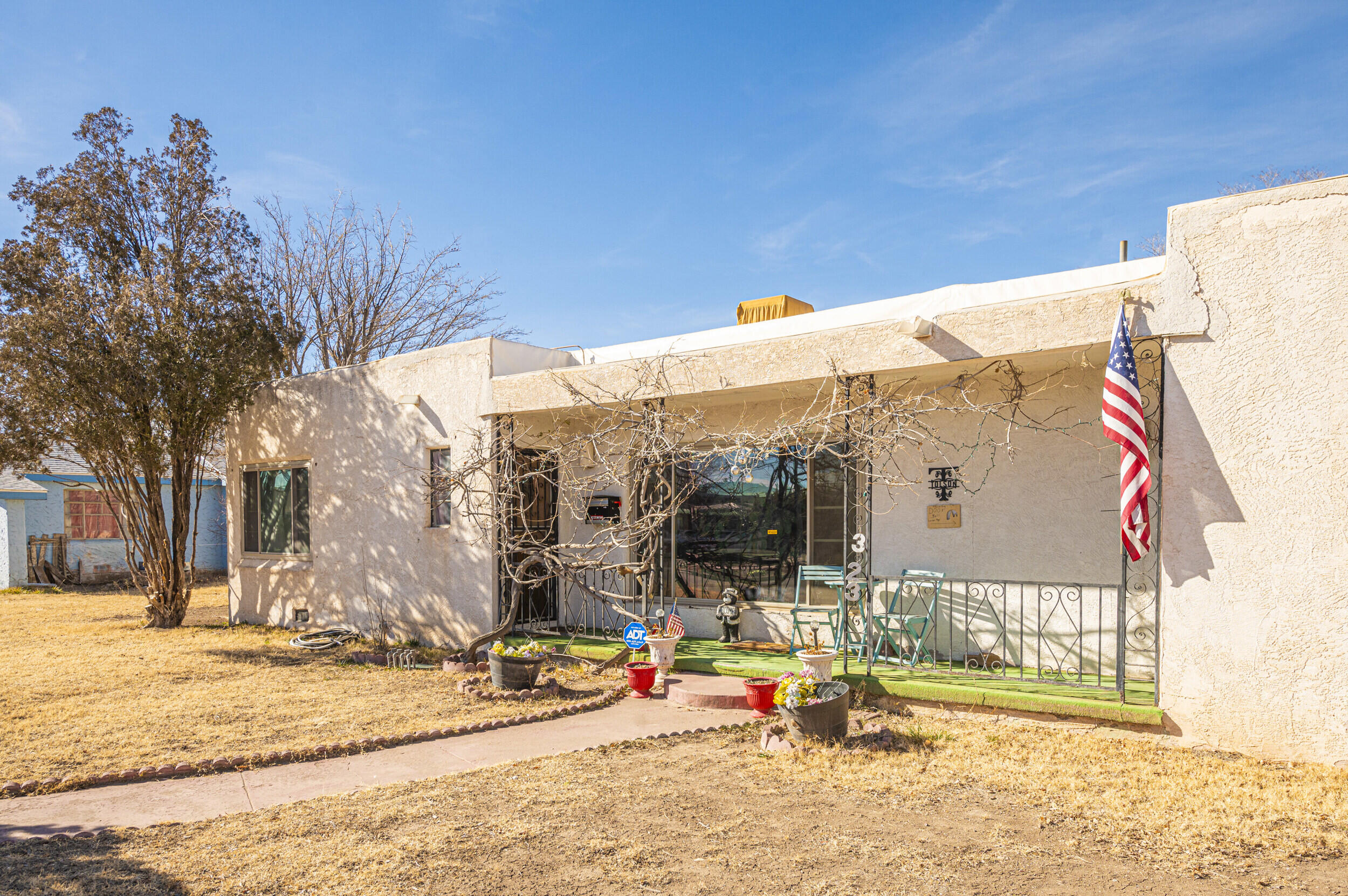 323 N 6th Street
