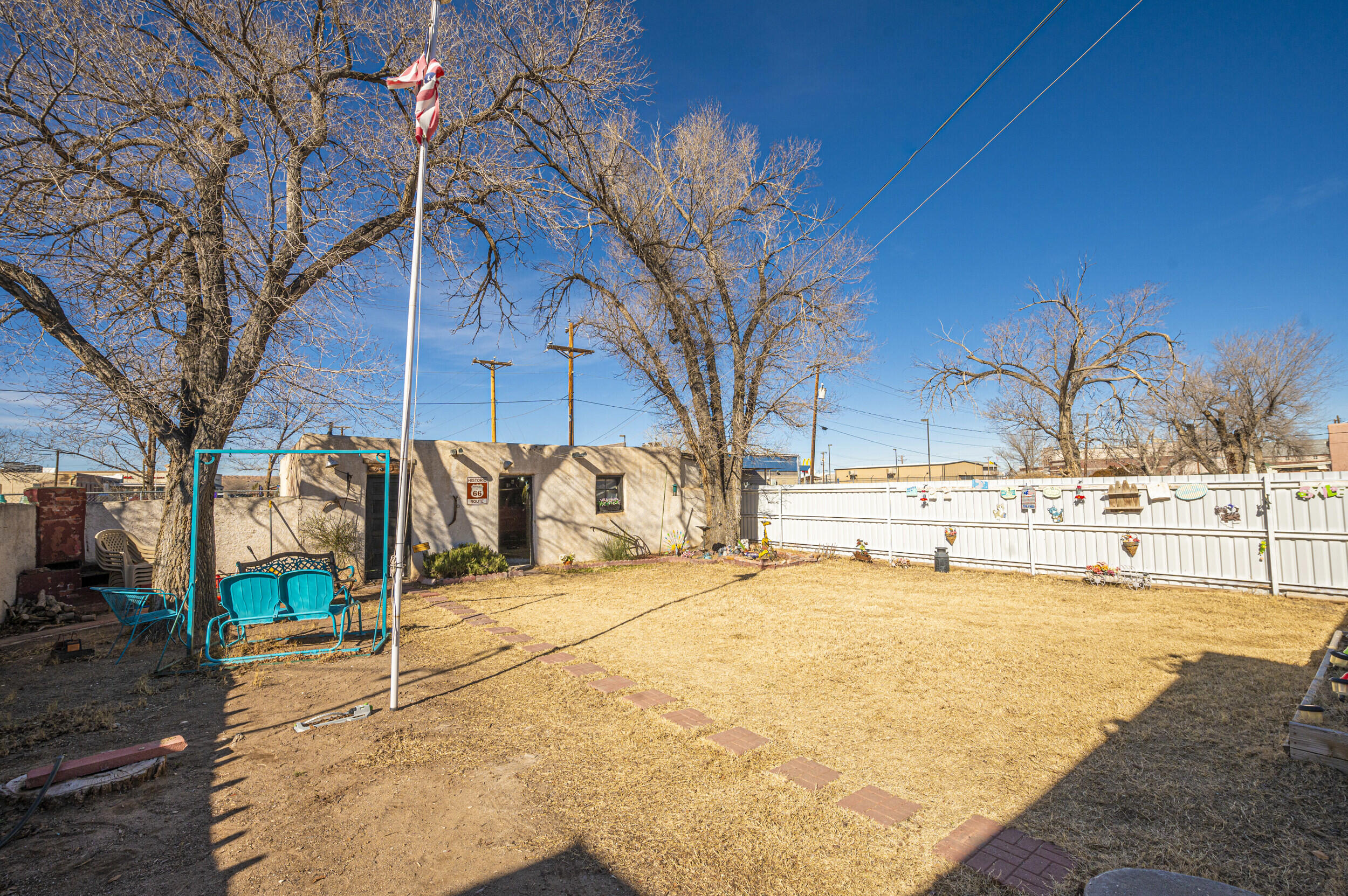 323 N 6th Street