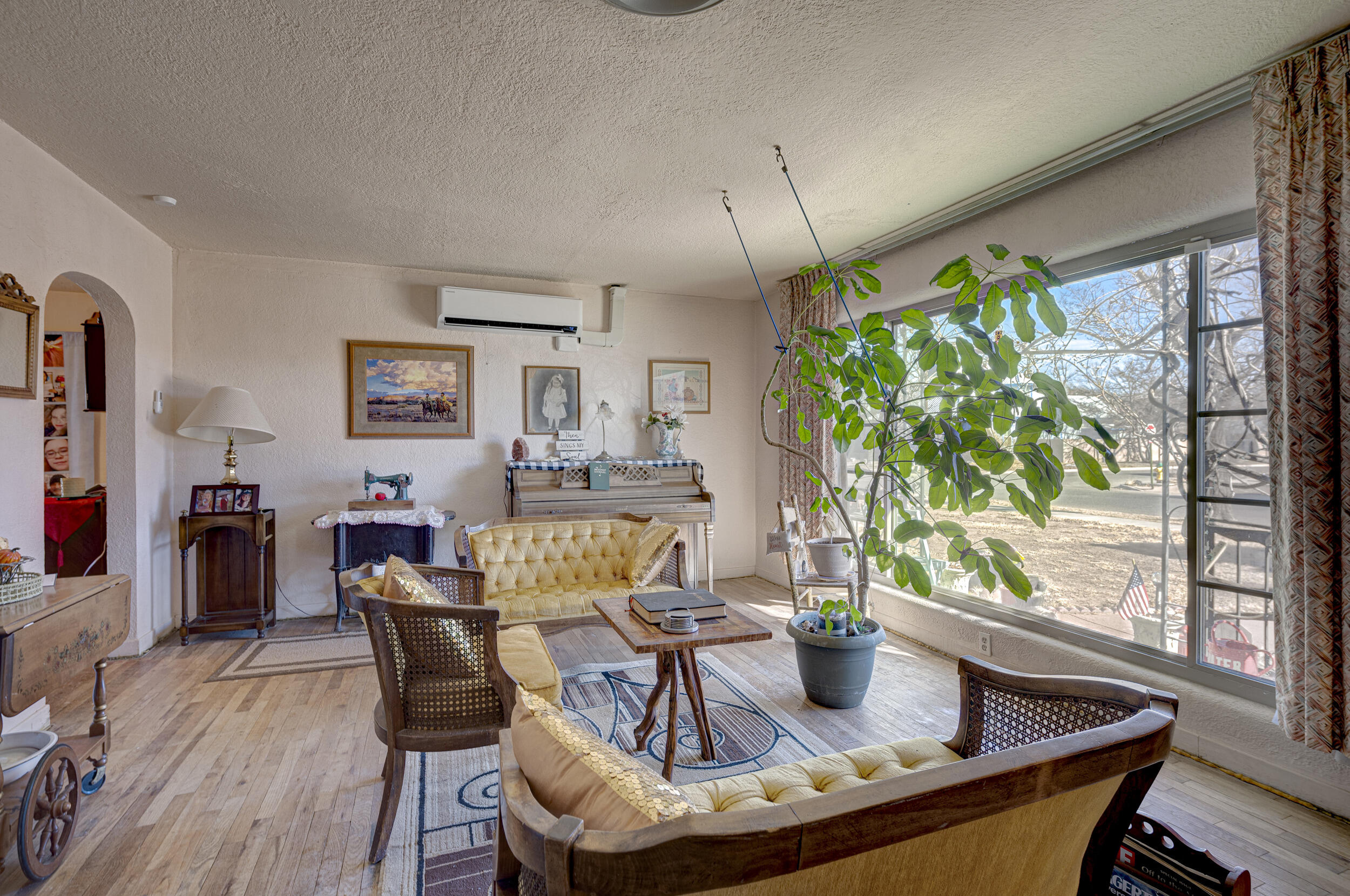 323 N 6th Street