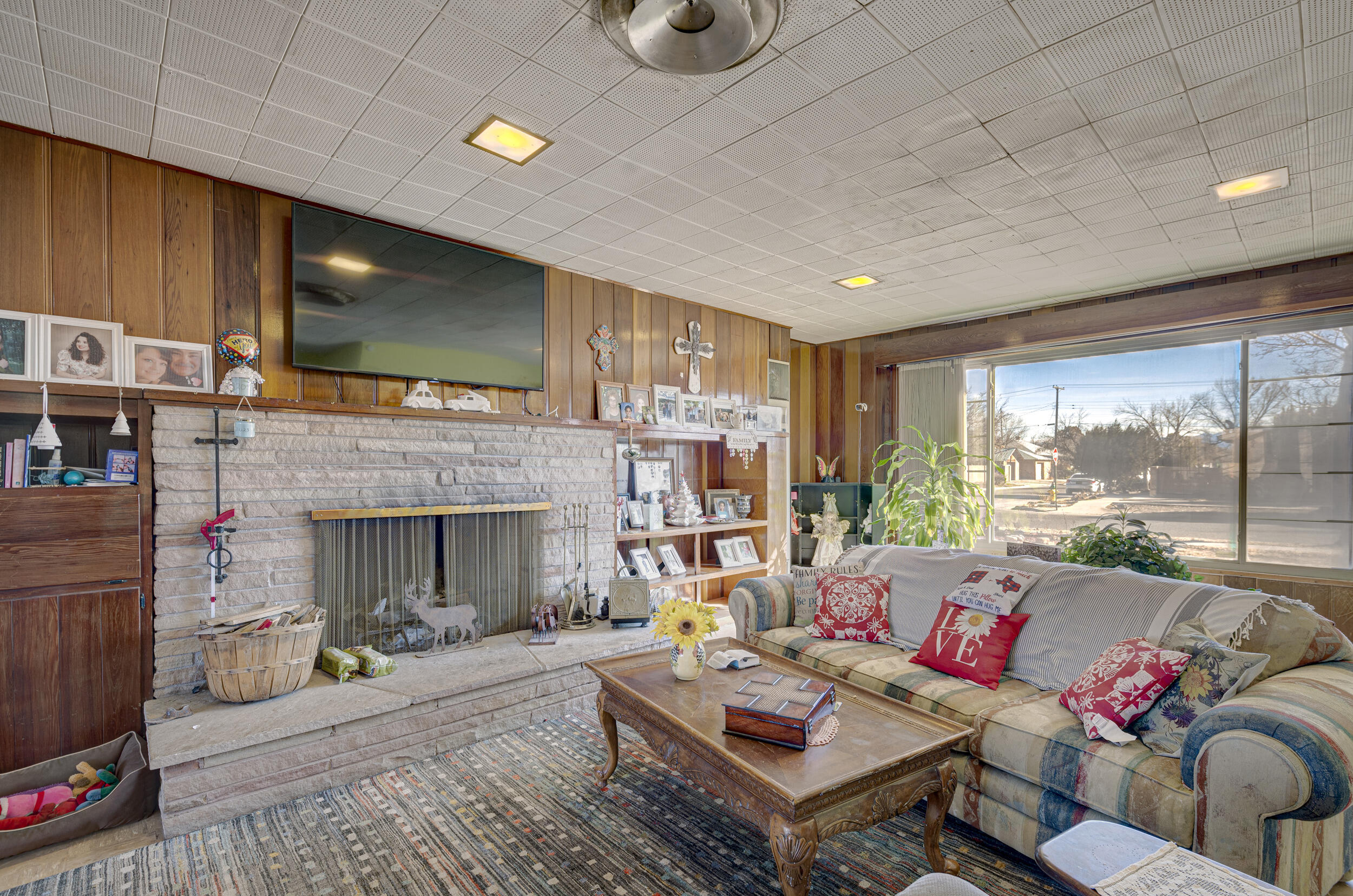 323 N 6th Street