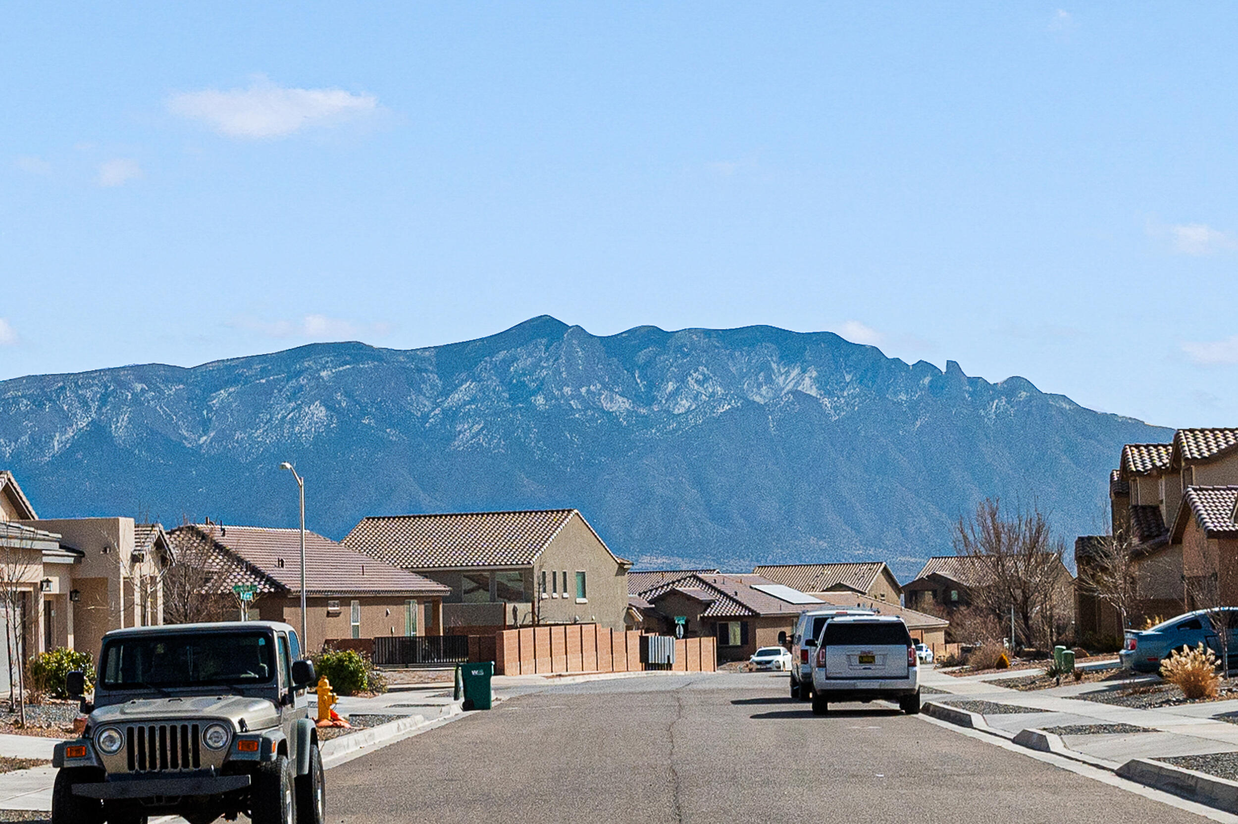 4045 Mountain Trail Loop NE