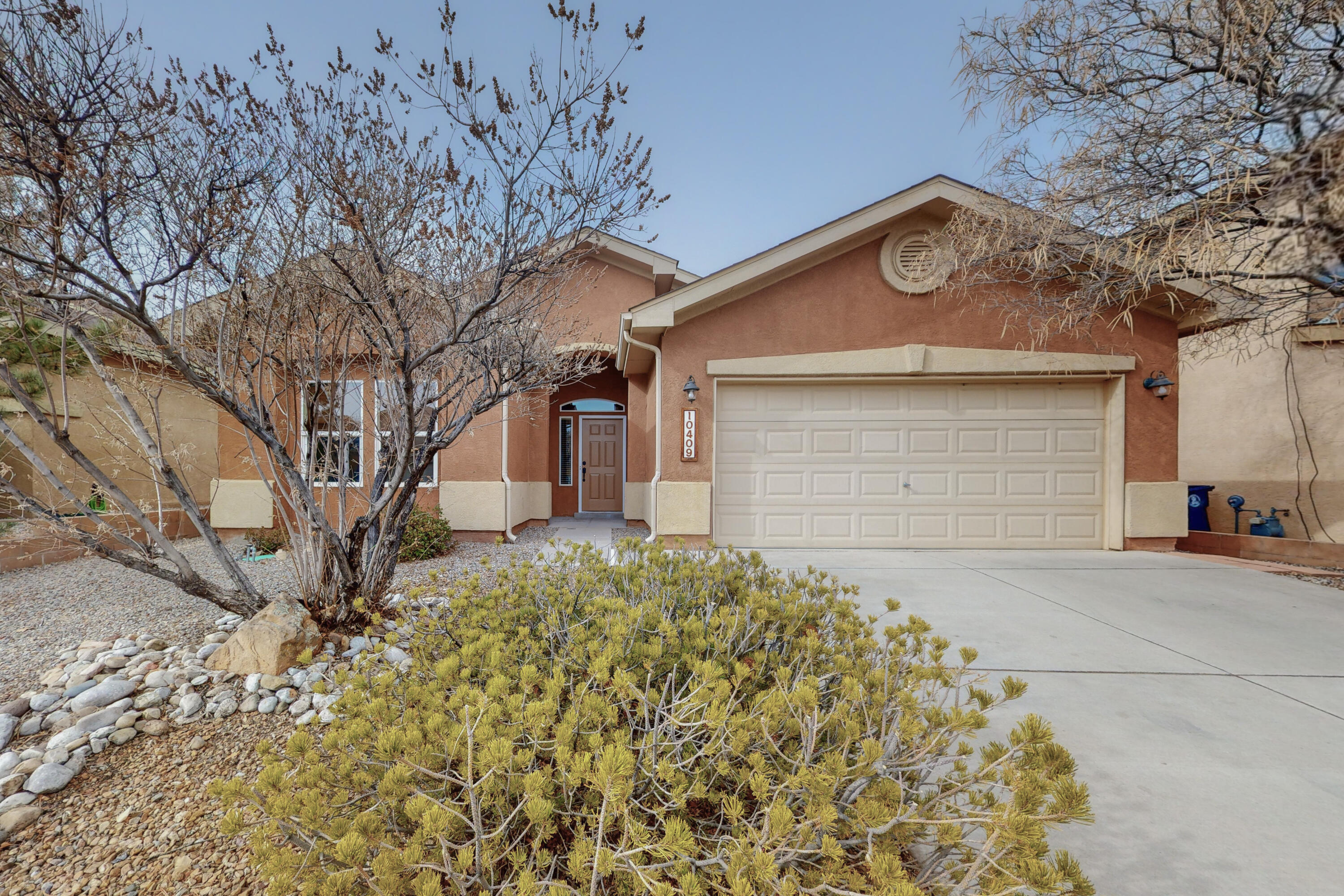 10409 Vallecito Drive NW