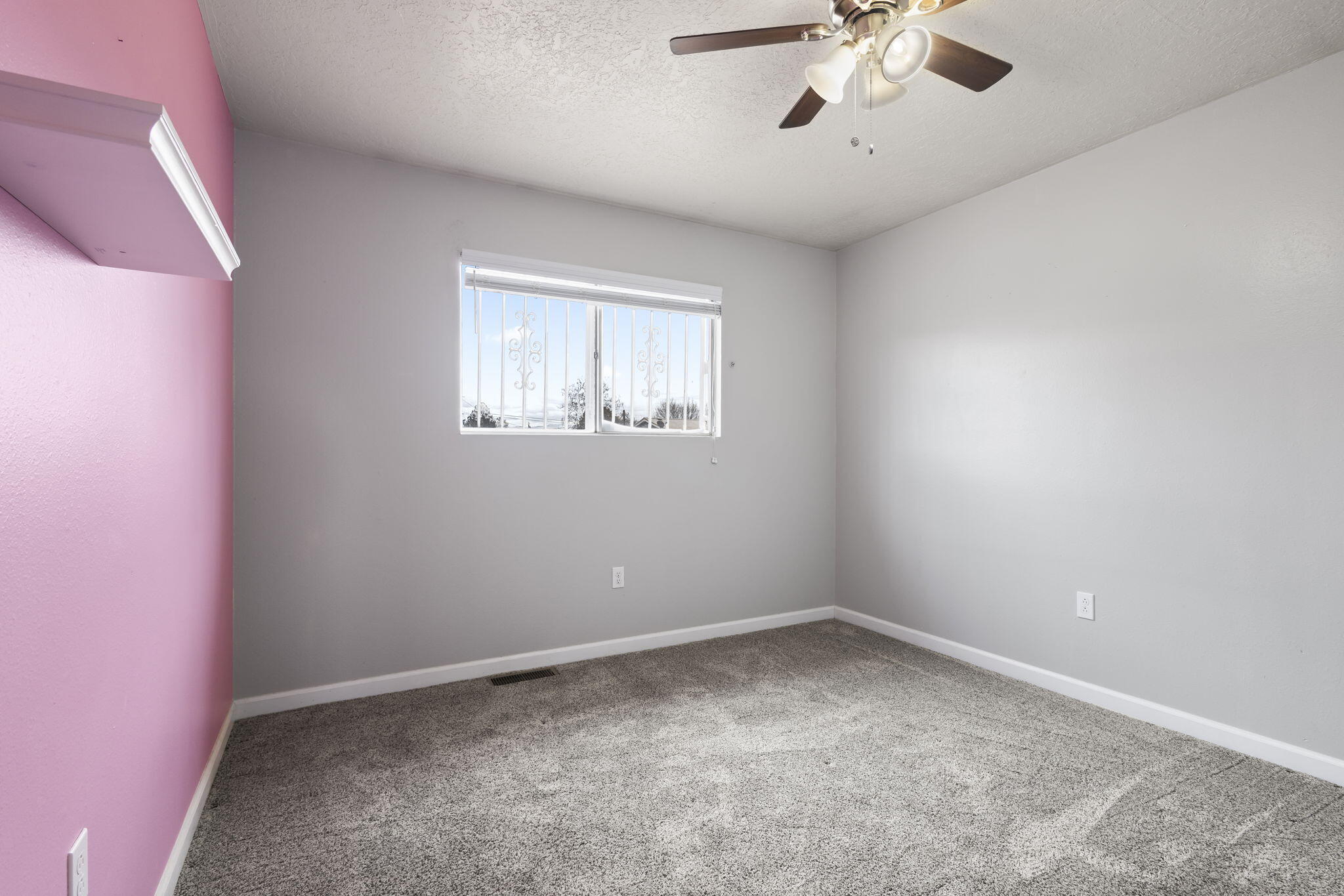 6 Yucca Drive