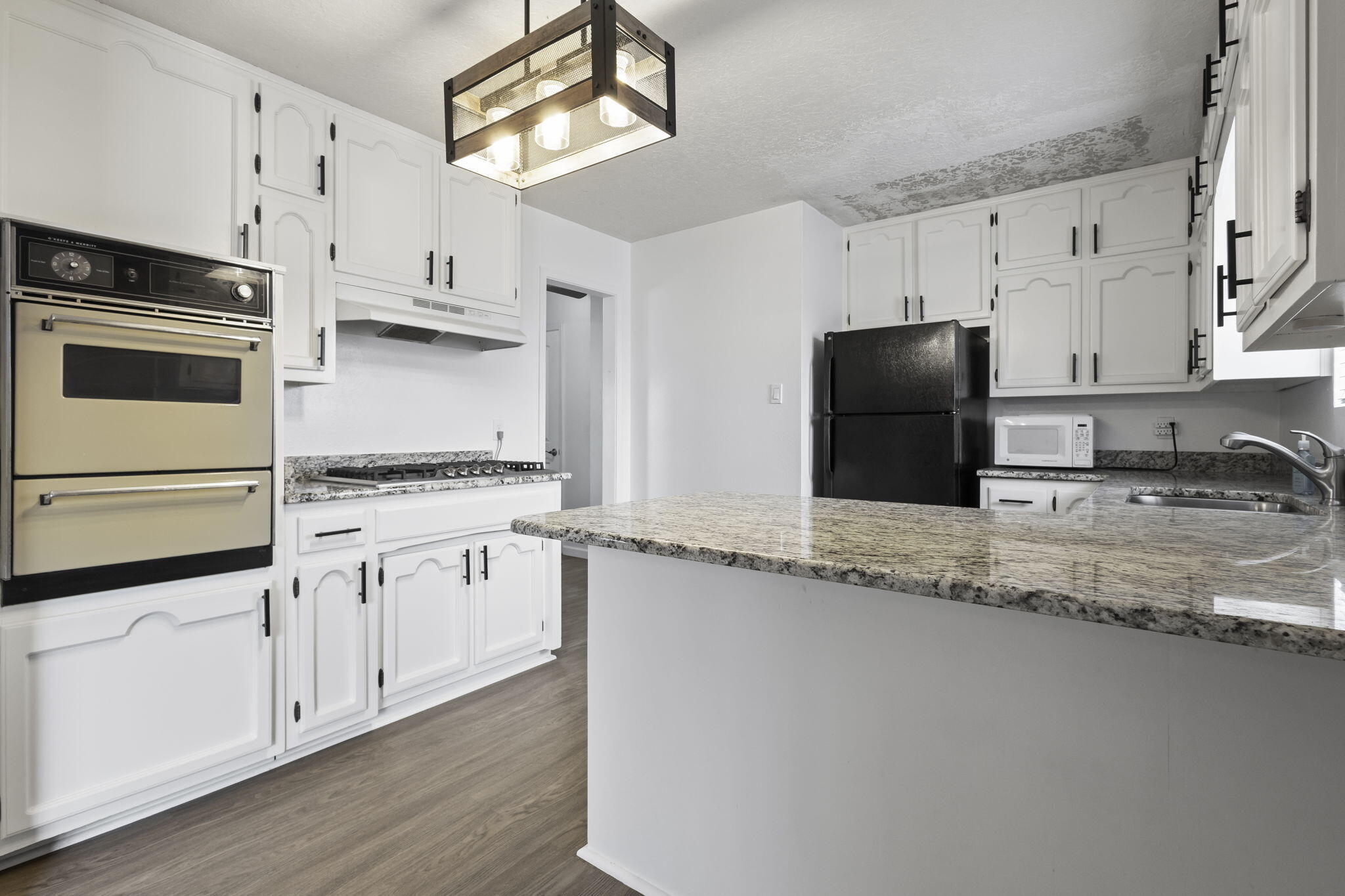6 Yucca Drive