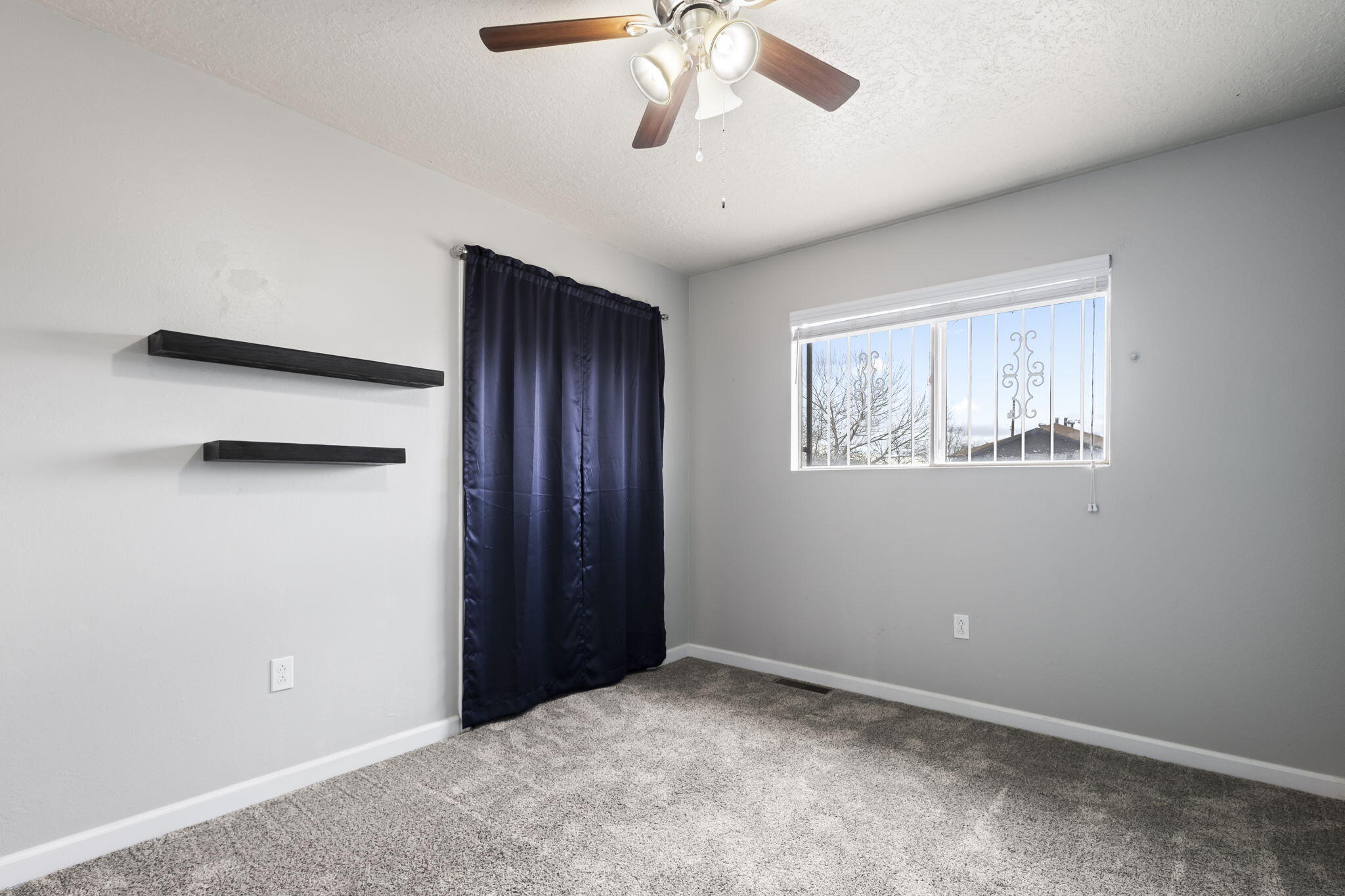 6 Yucca Drive
