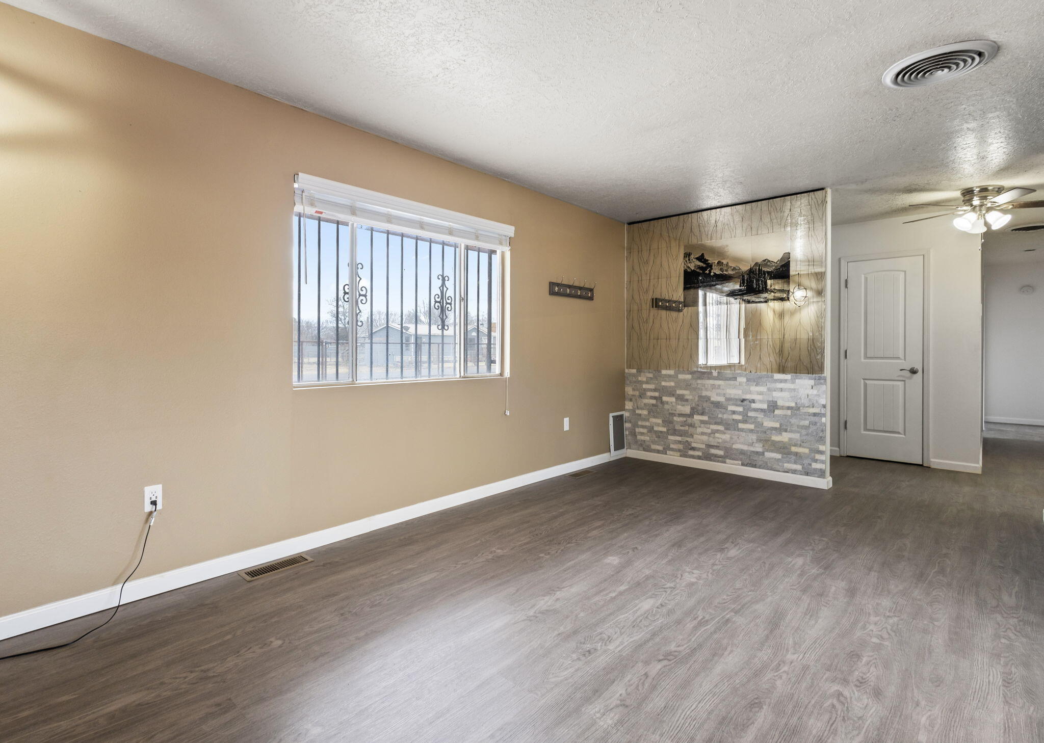 6 Yucca Drive