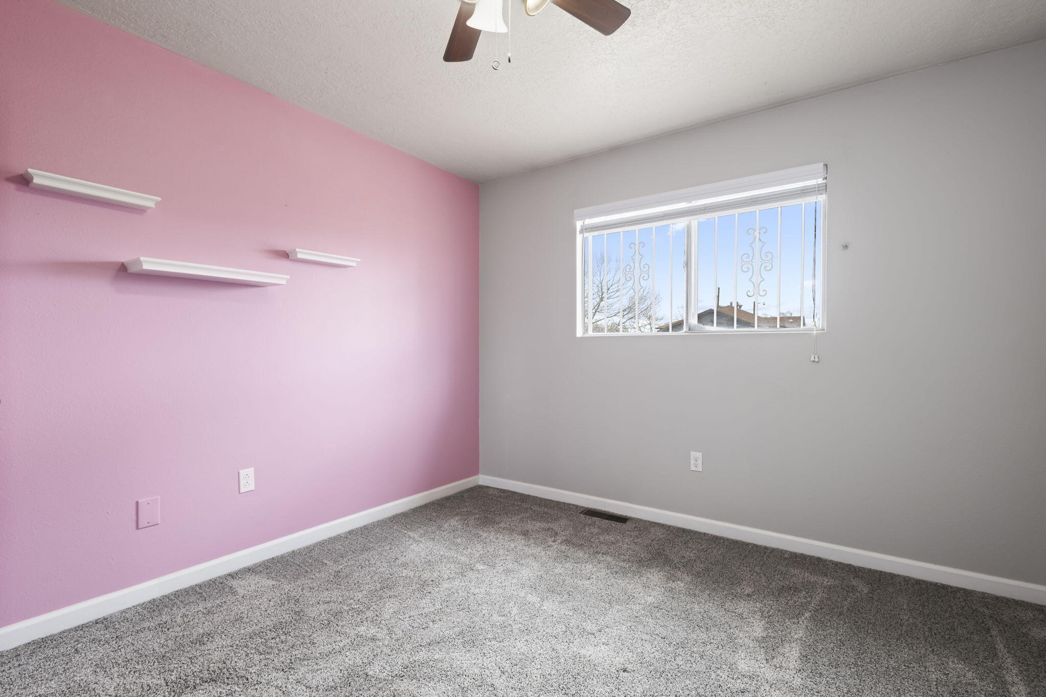 6 Yucca Drive