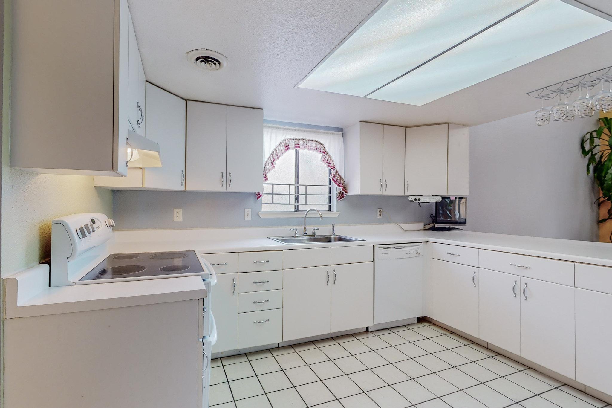 36 Westlake Drive NE