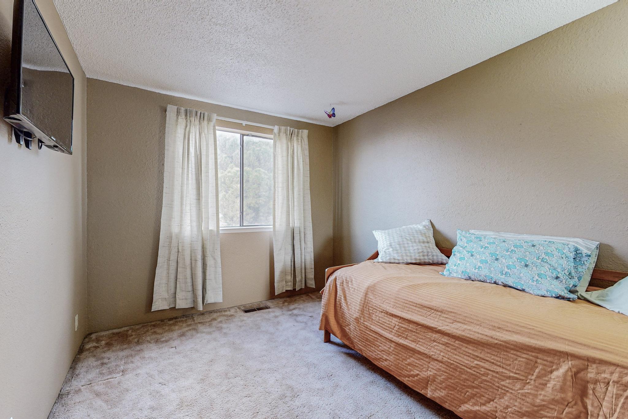 36 Westlake Drive NE