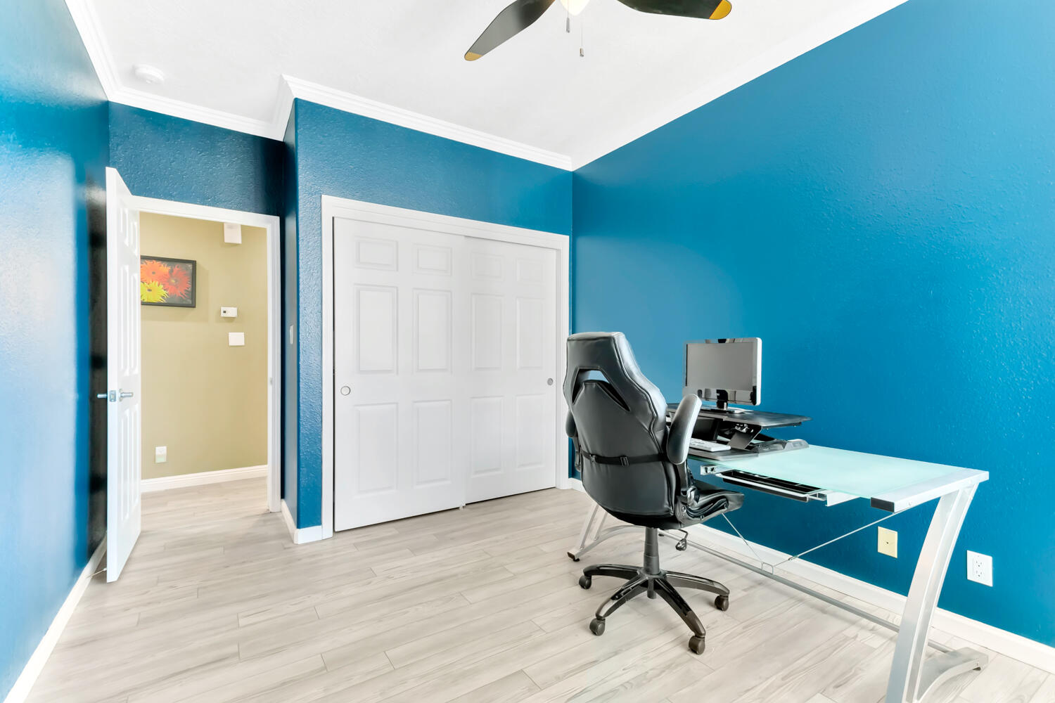 589 Renaissance Loop SE