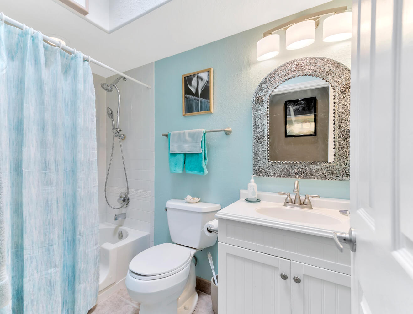 589 Renaissance Loop SE