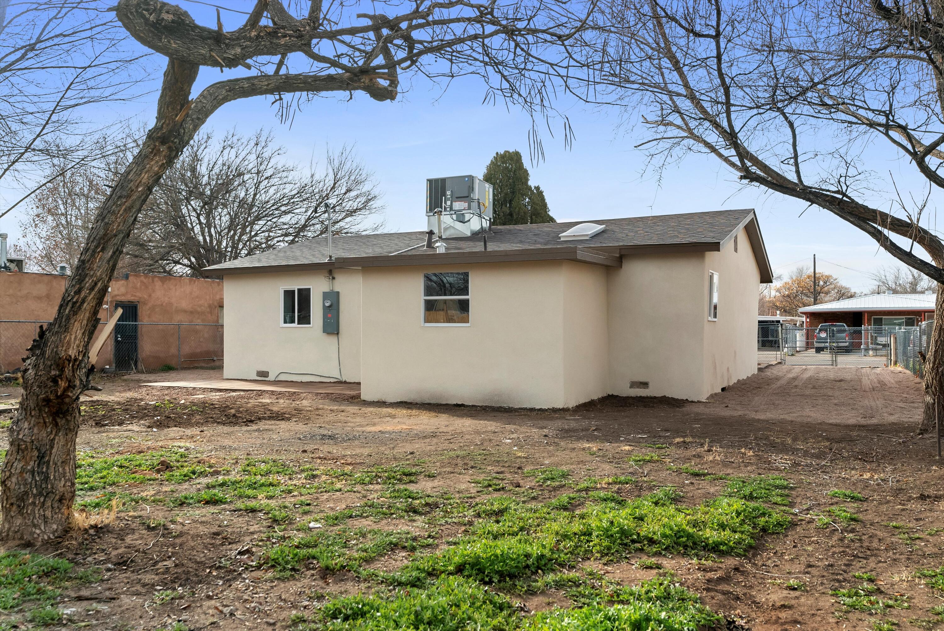 1709 Deluvina Drive SW