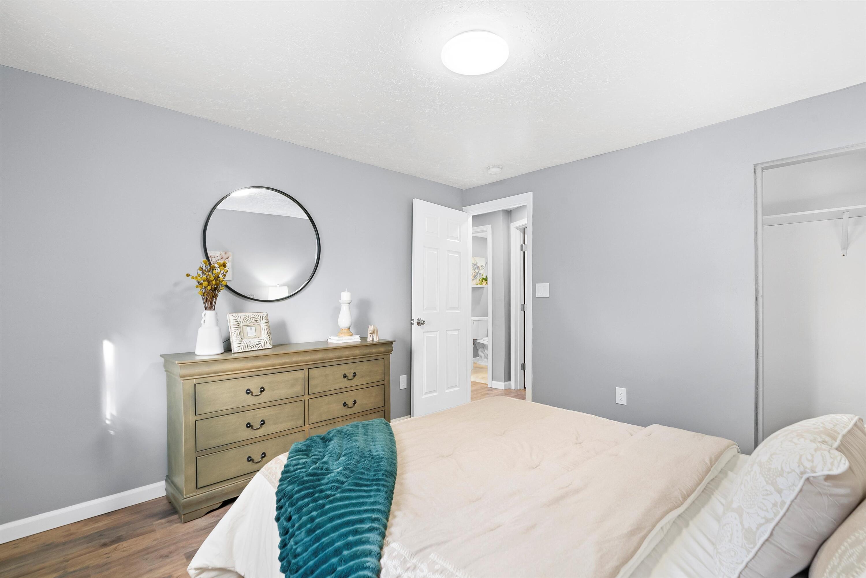 1709 Deluvina Drive SW