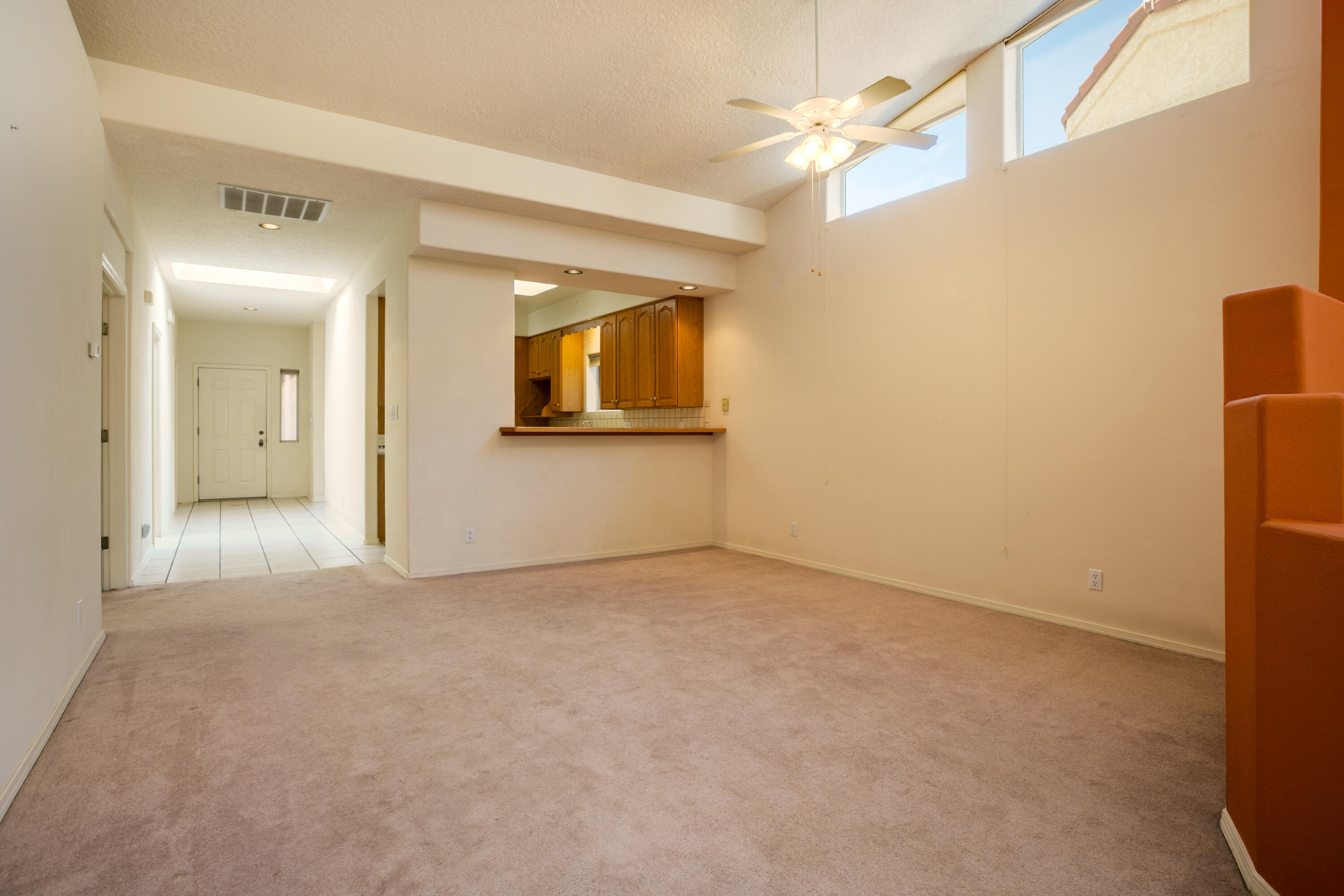 587 Eastlake Drive SE