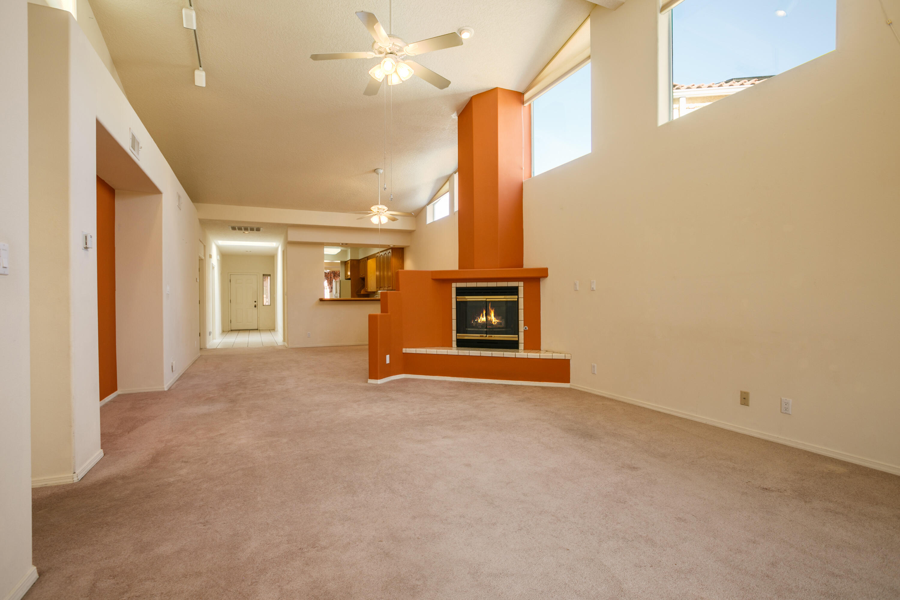 587 Eastlake Drive SE