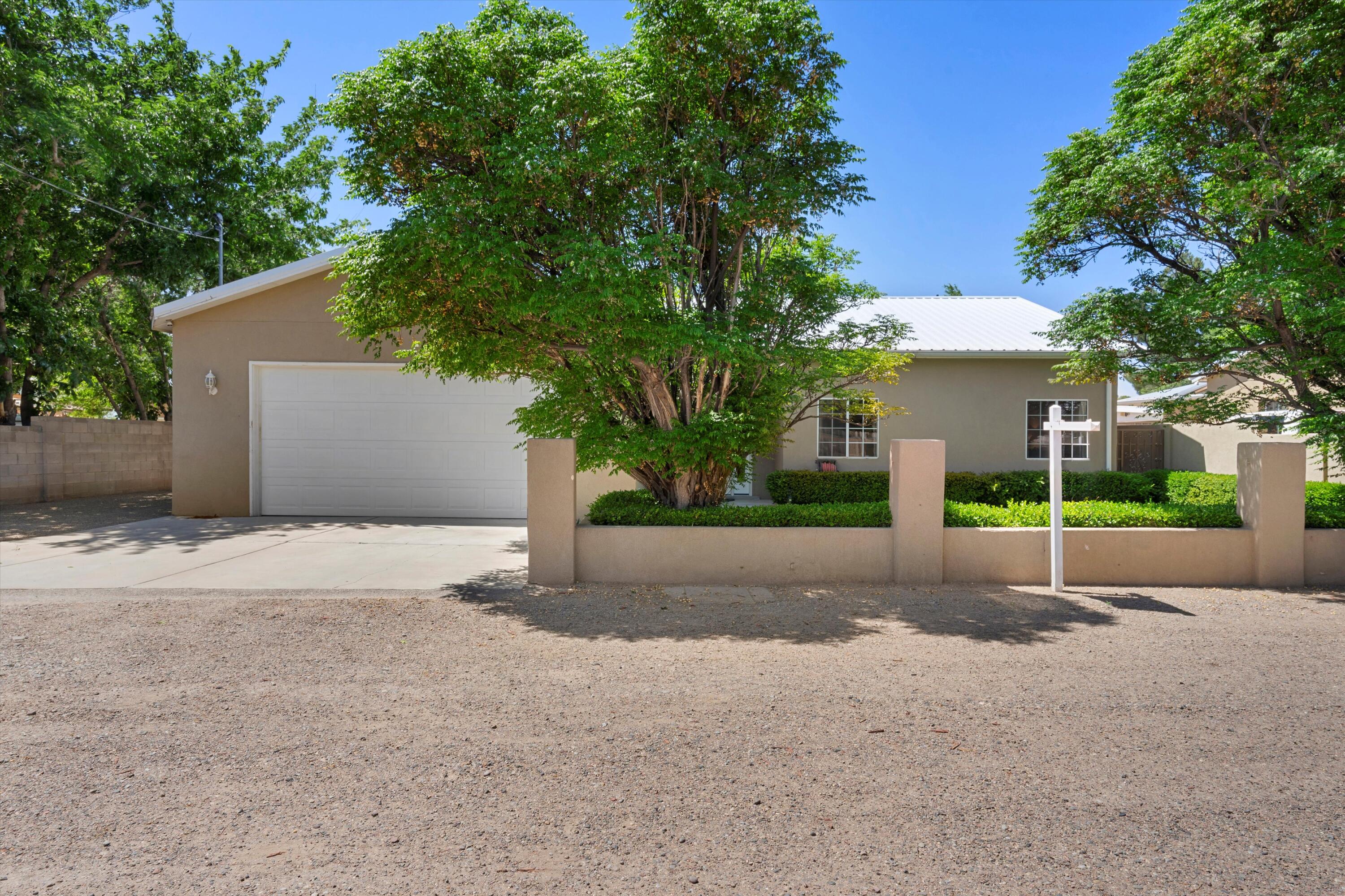 1408 Rosalee Road NW