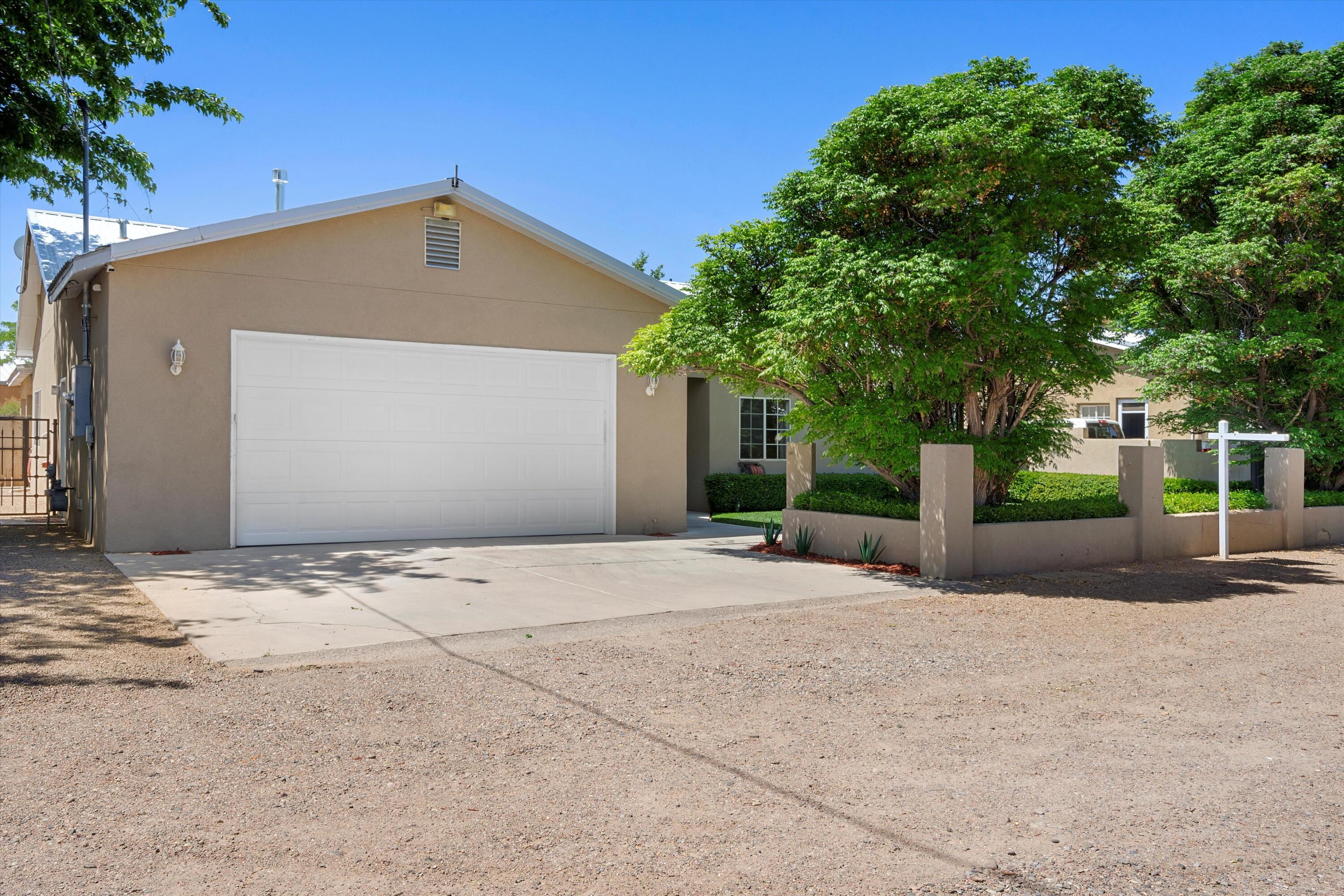 1408 Rosalee Road NW