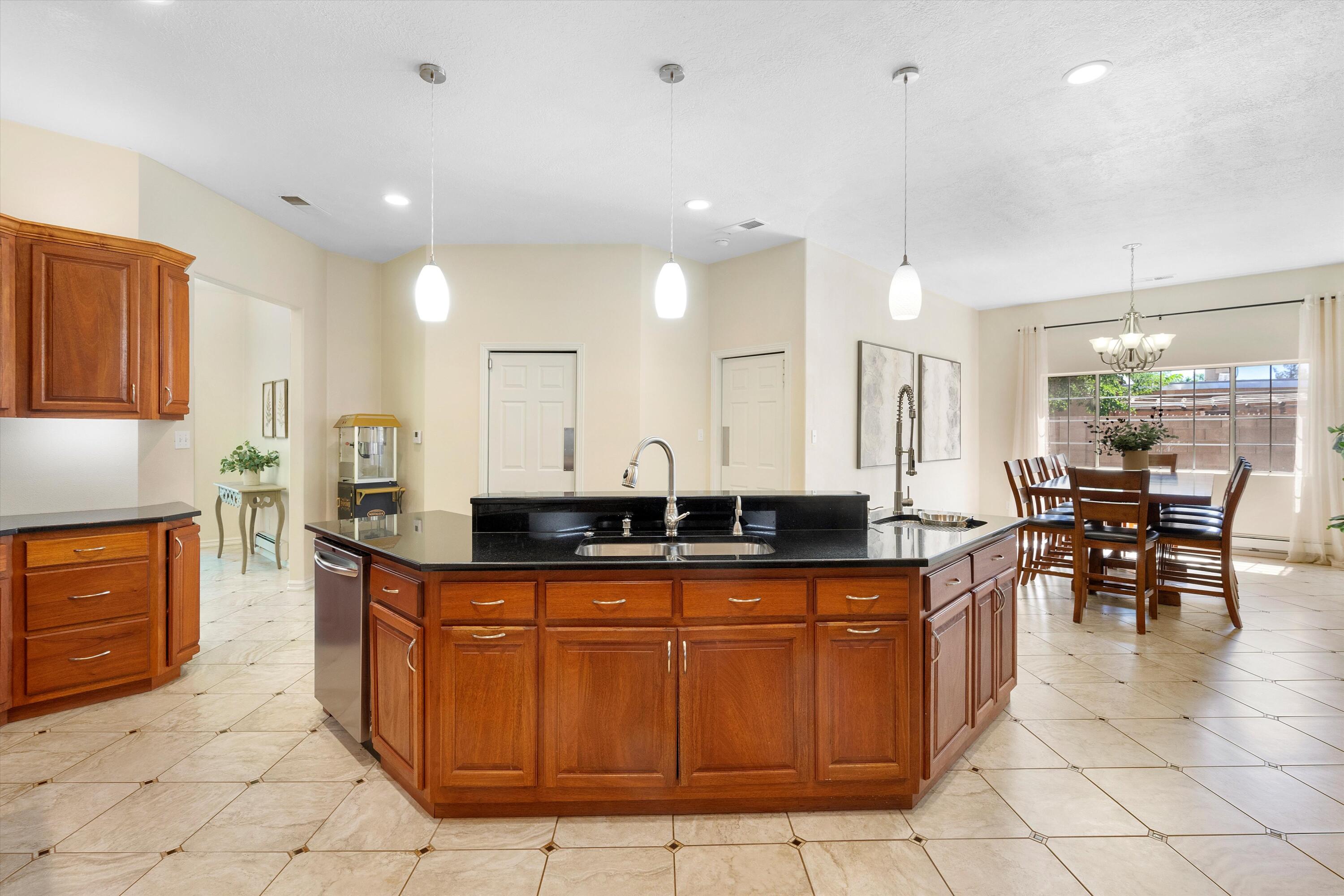 1408 Rosalee Road NW