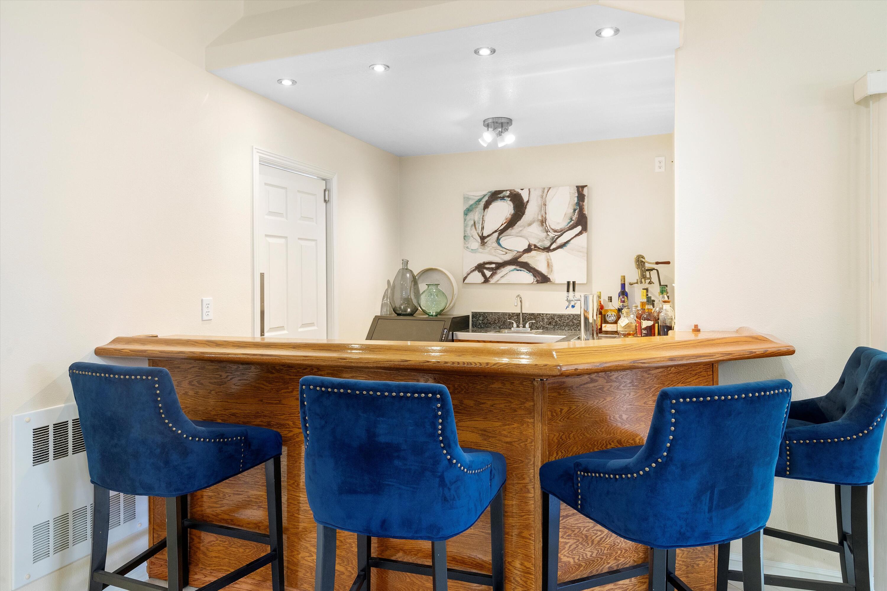 1408 Rosalee Road NW