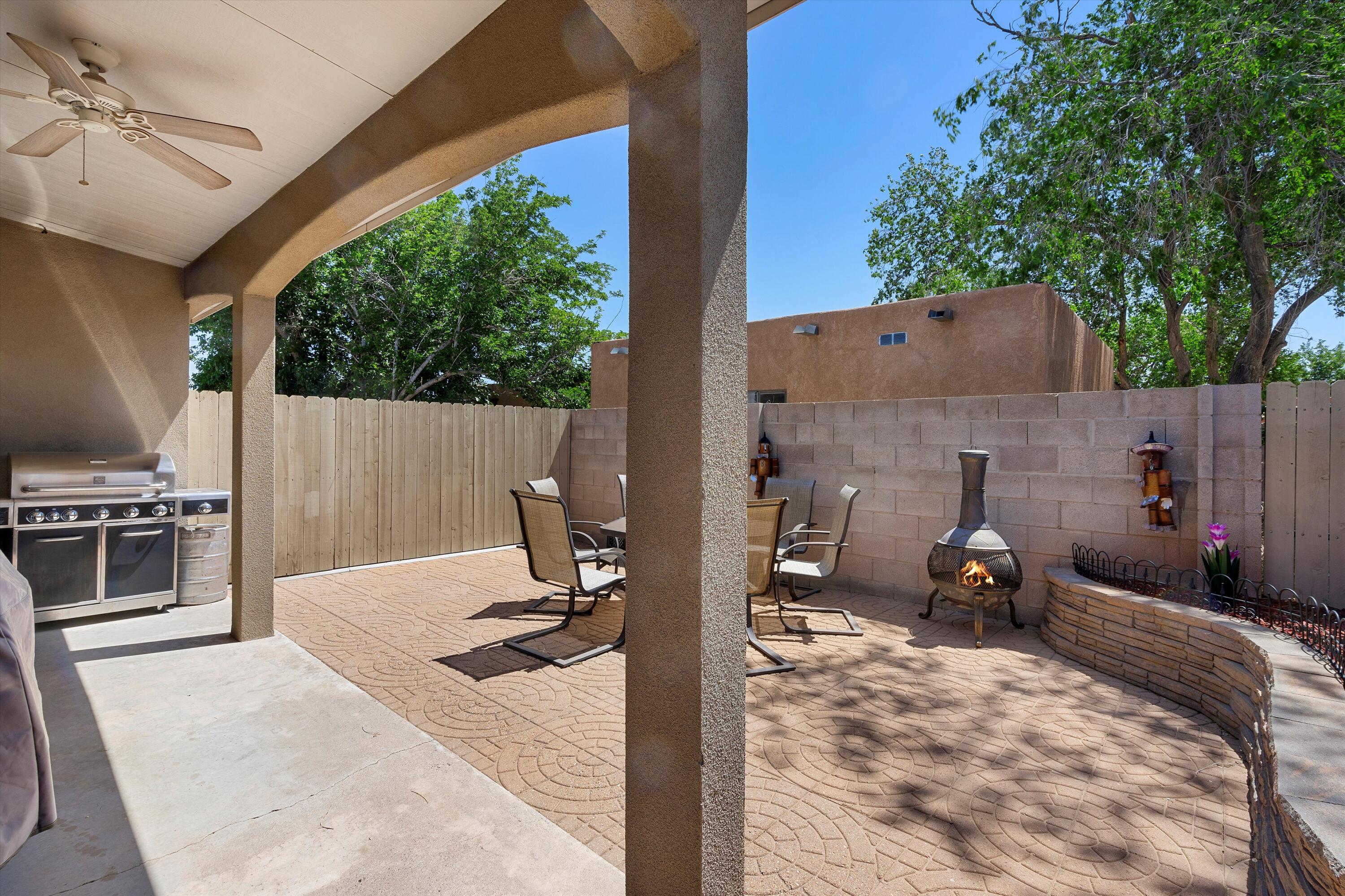 1408 Rosalee Road NW