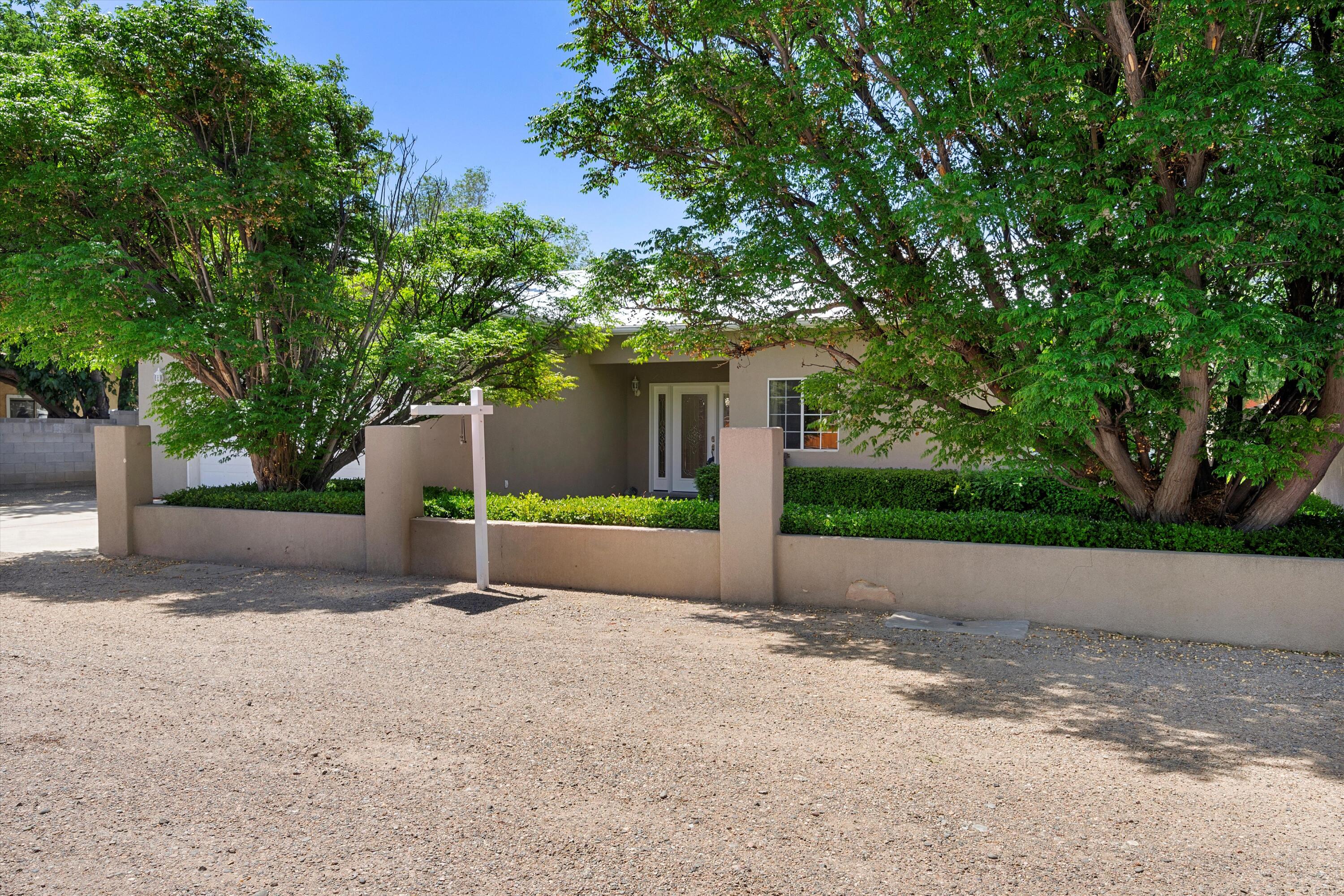 1408 Rosalee Road NW