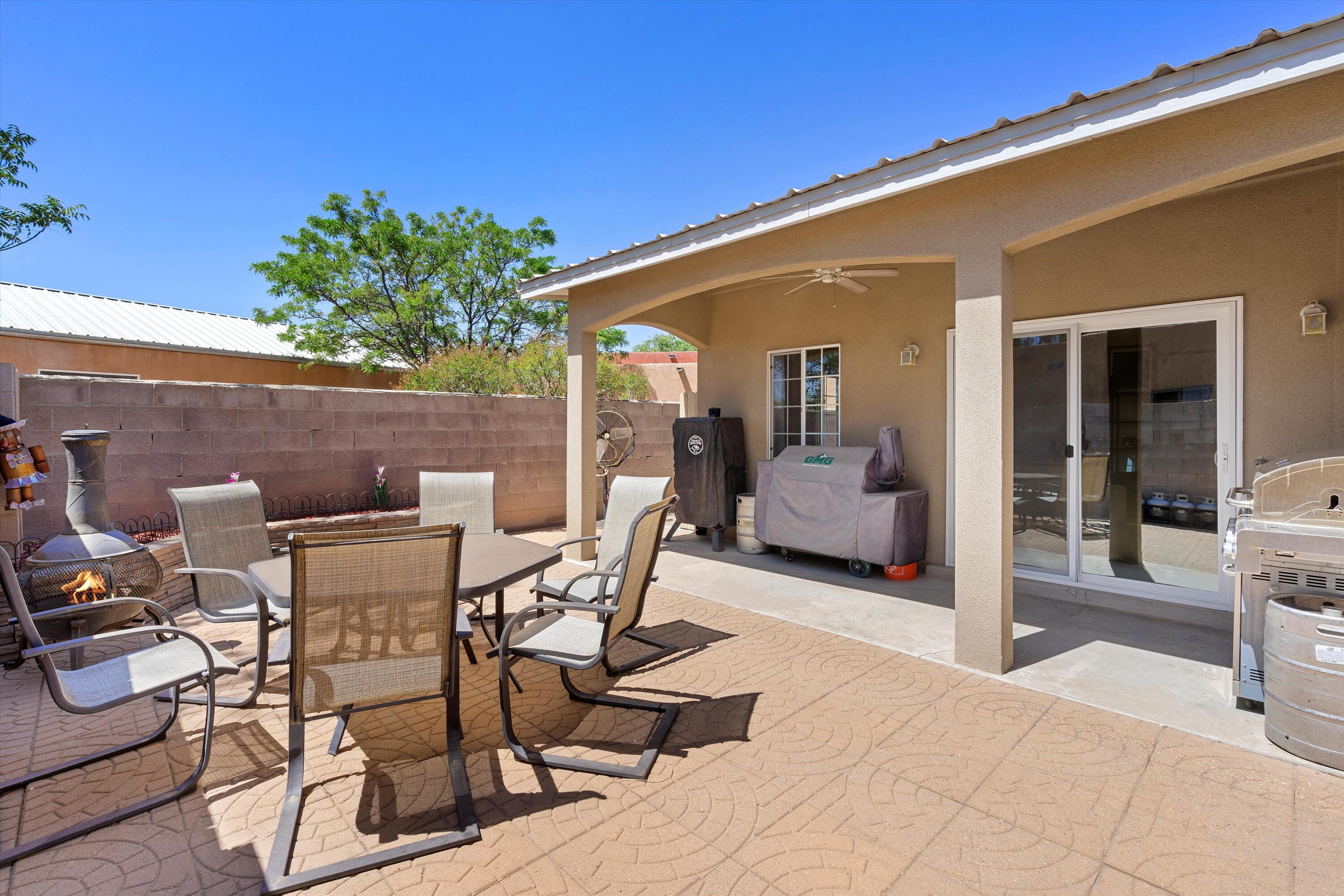 1408 Rosalee Road NW