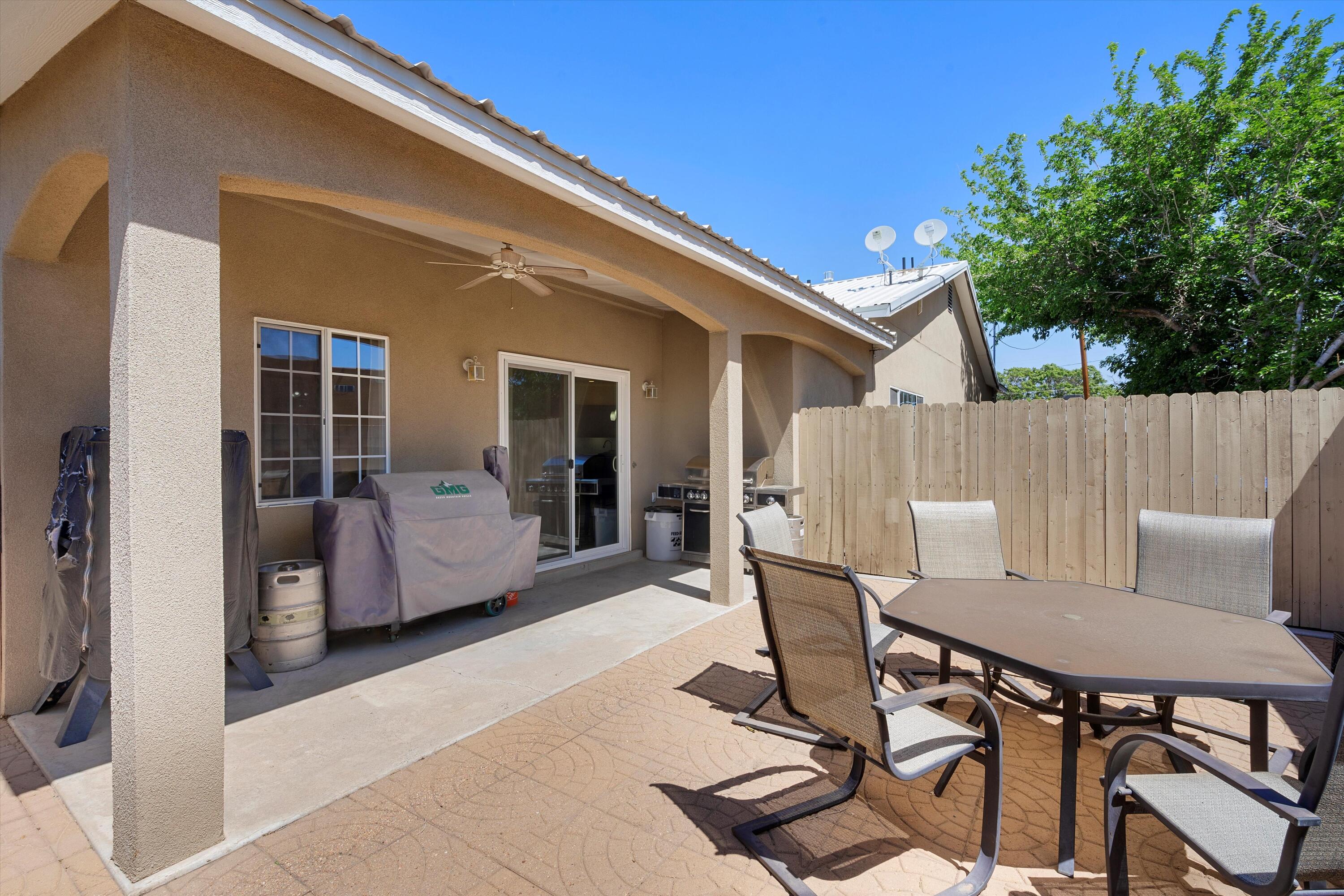 1408 Rosalee Road NW