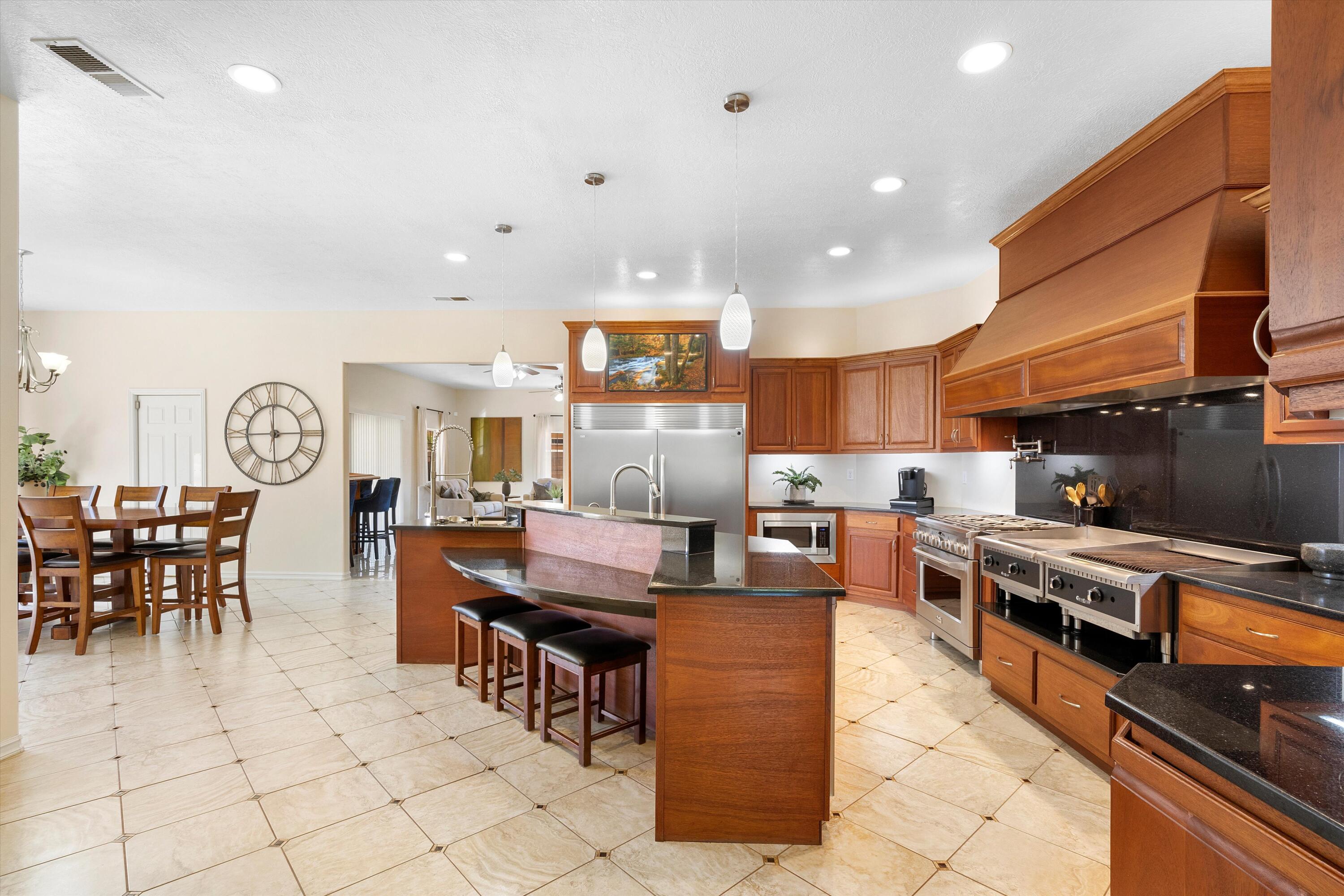 1408 Rosalee Road NW