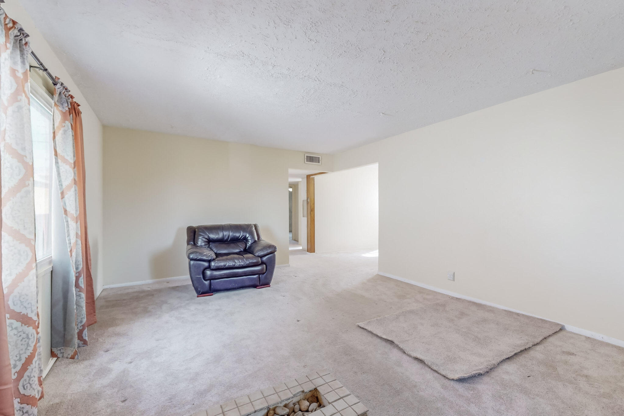 2704 Mary Ellen Street NE