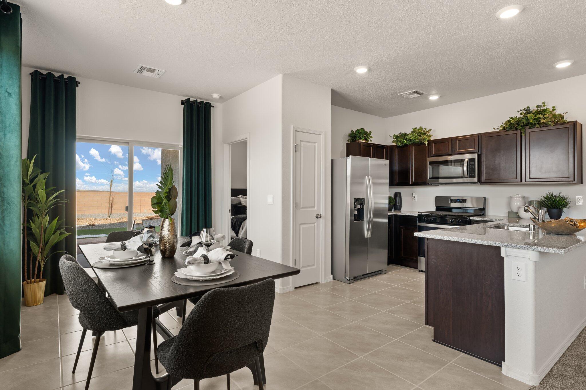 1512 Estrella Noche Loop NE