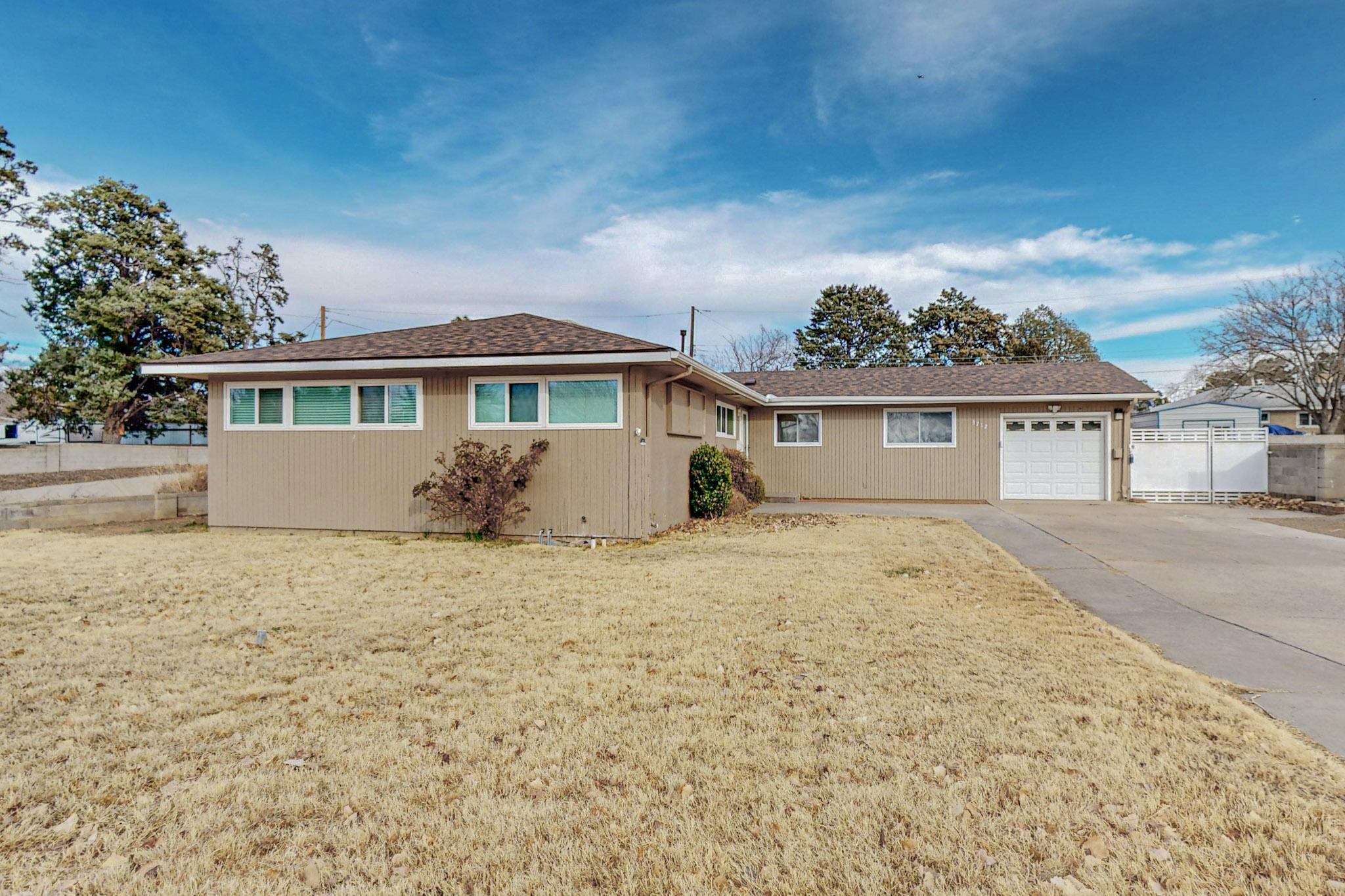 3712 Alvarado Drive NE