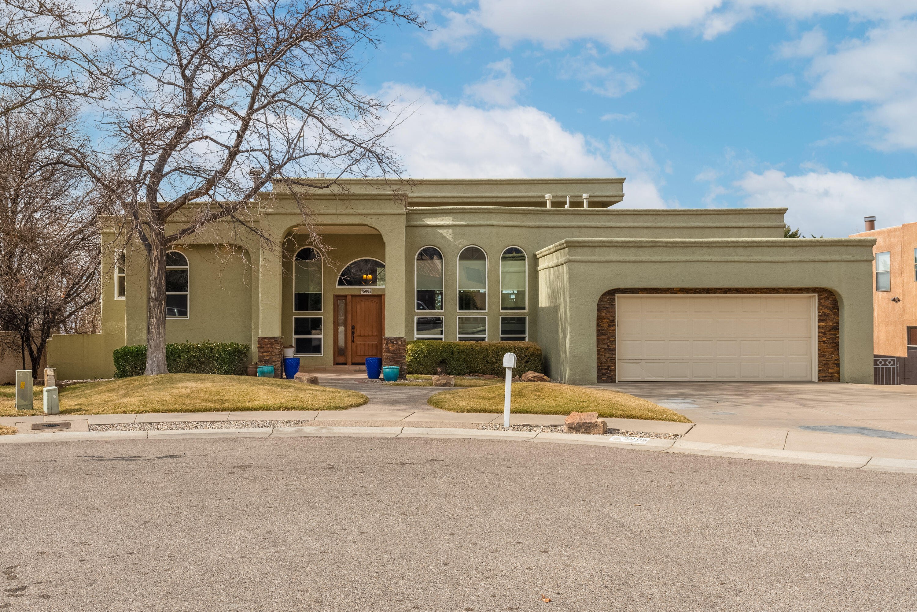 5005 Miguel Court NE
