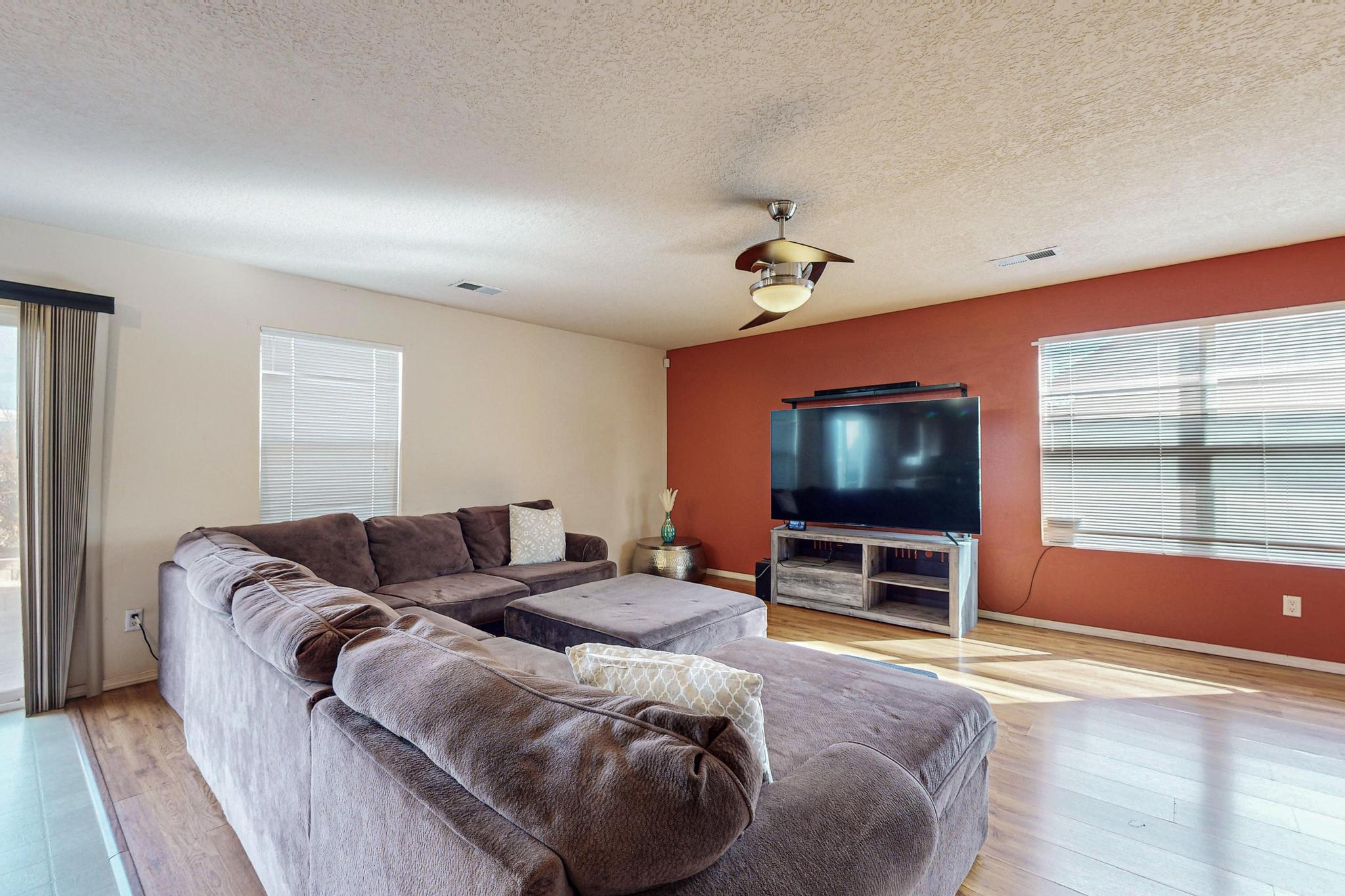 1040 Telstar Loop NW