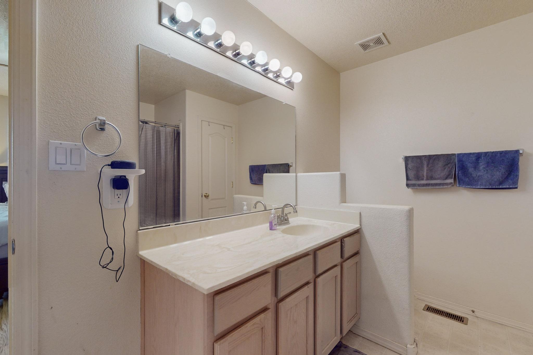 1040 Telstar Loop NW
