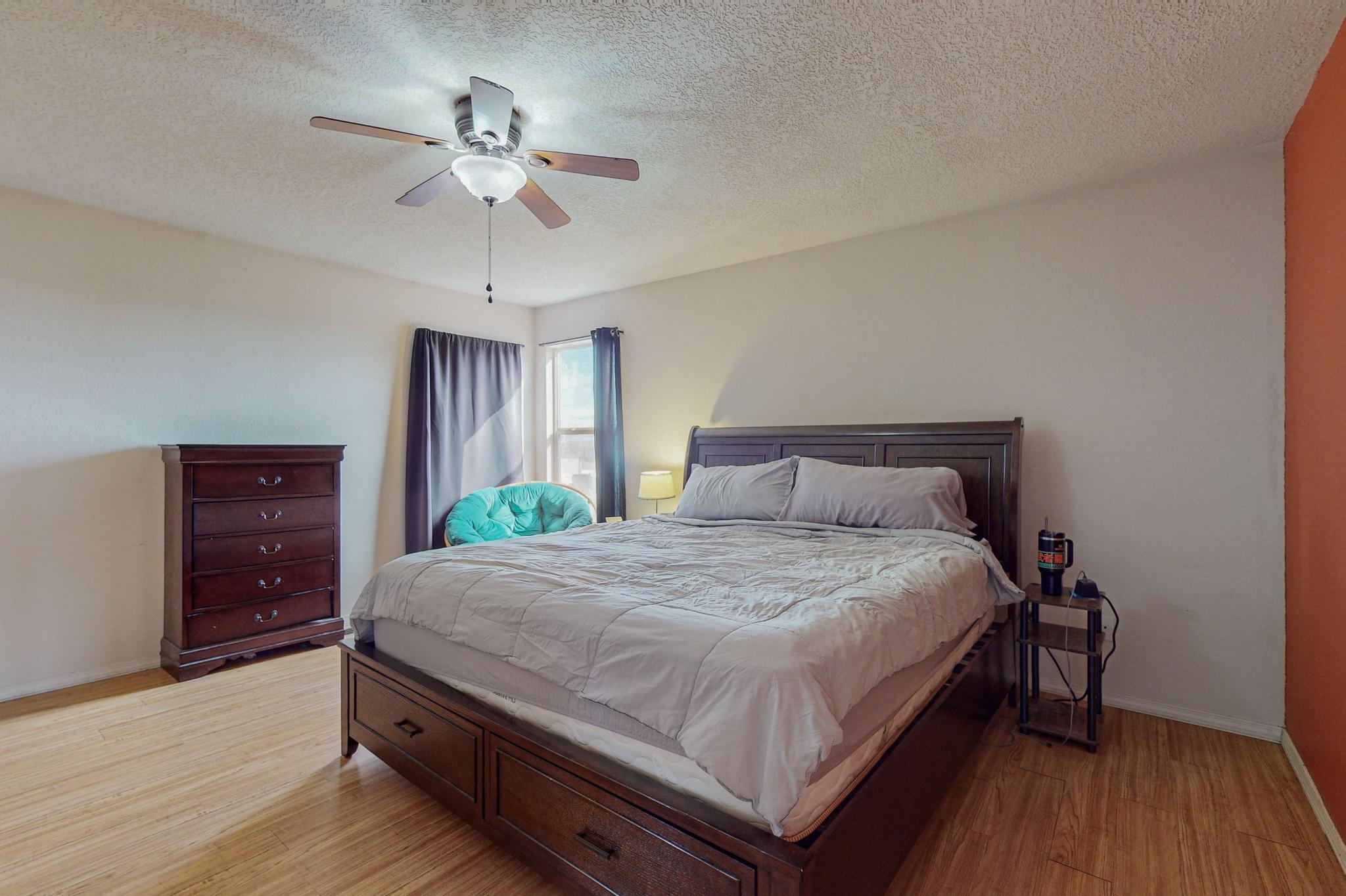 1040 Telstar Loop NW