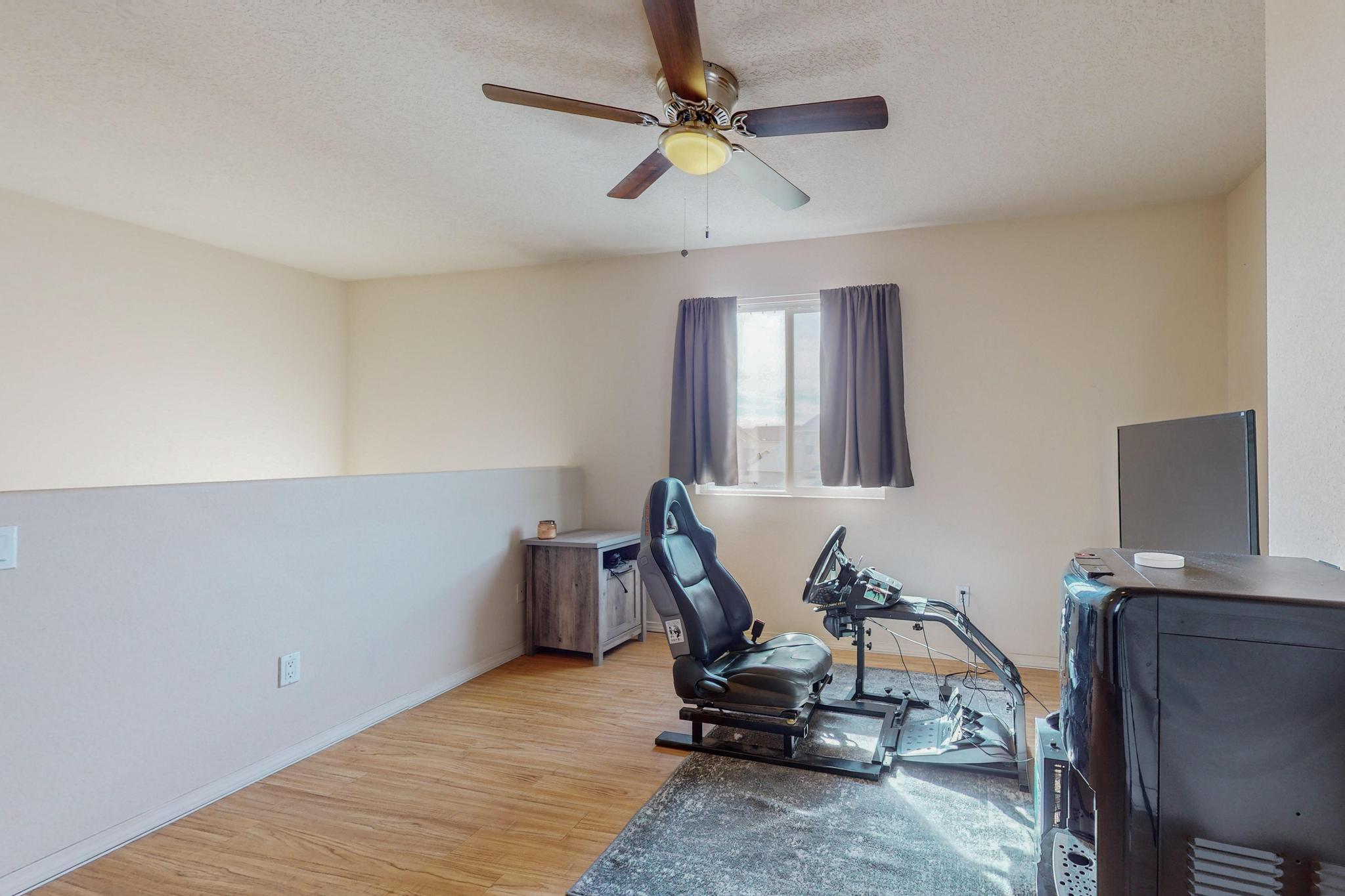 1040 Telstar Loop NW